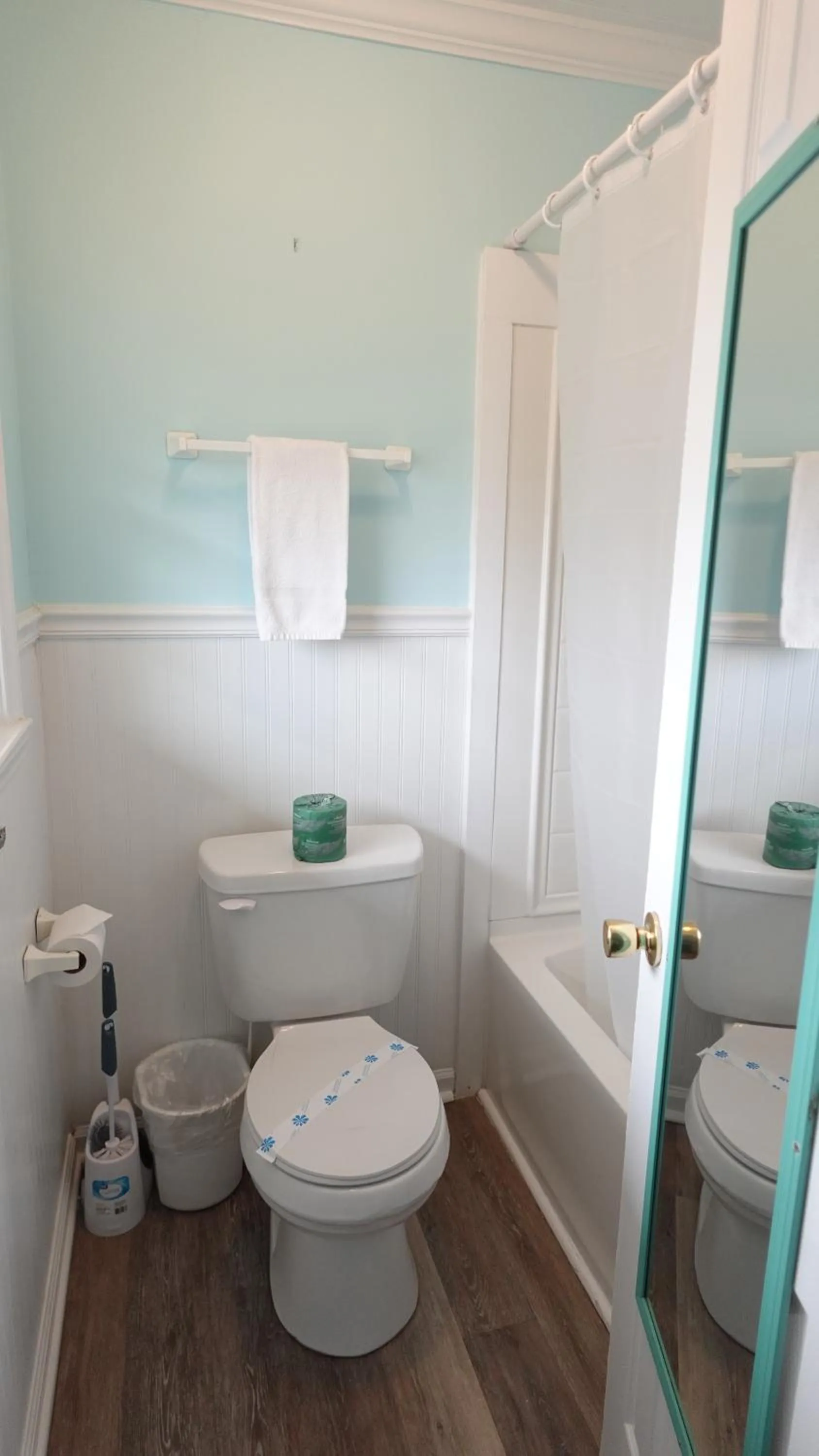 Shower in Sea Vista Motel