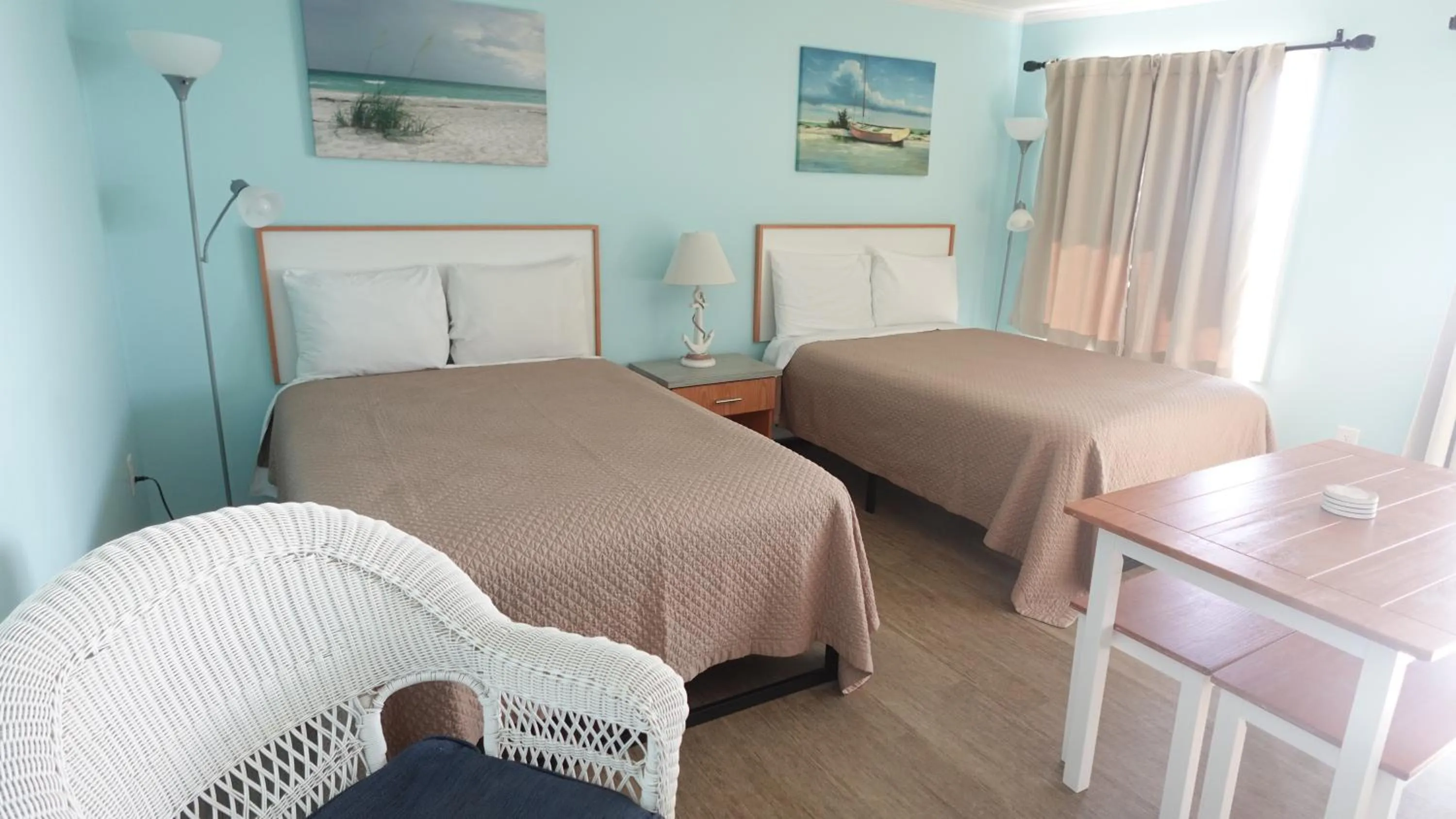 Bedroom, Bed in Sea Vista Motel