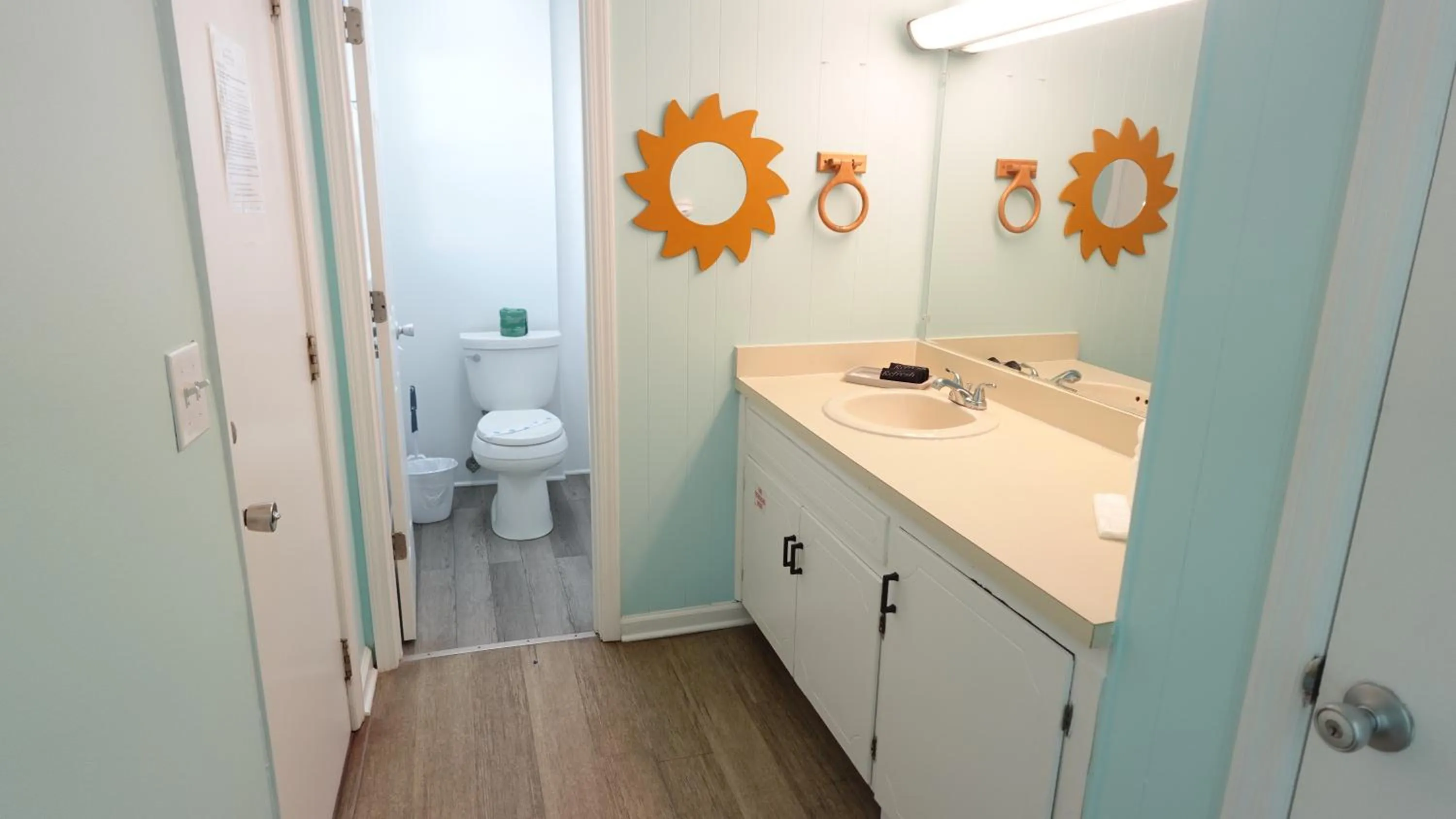 Toilet in Sea Vista Motel