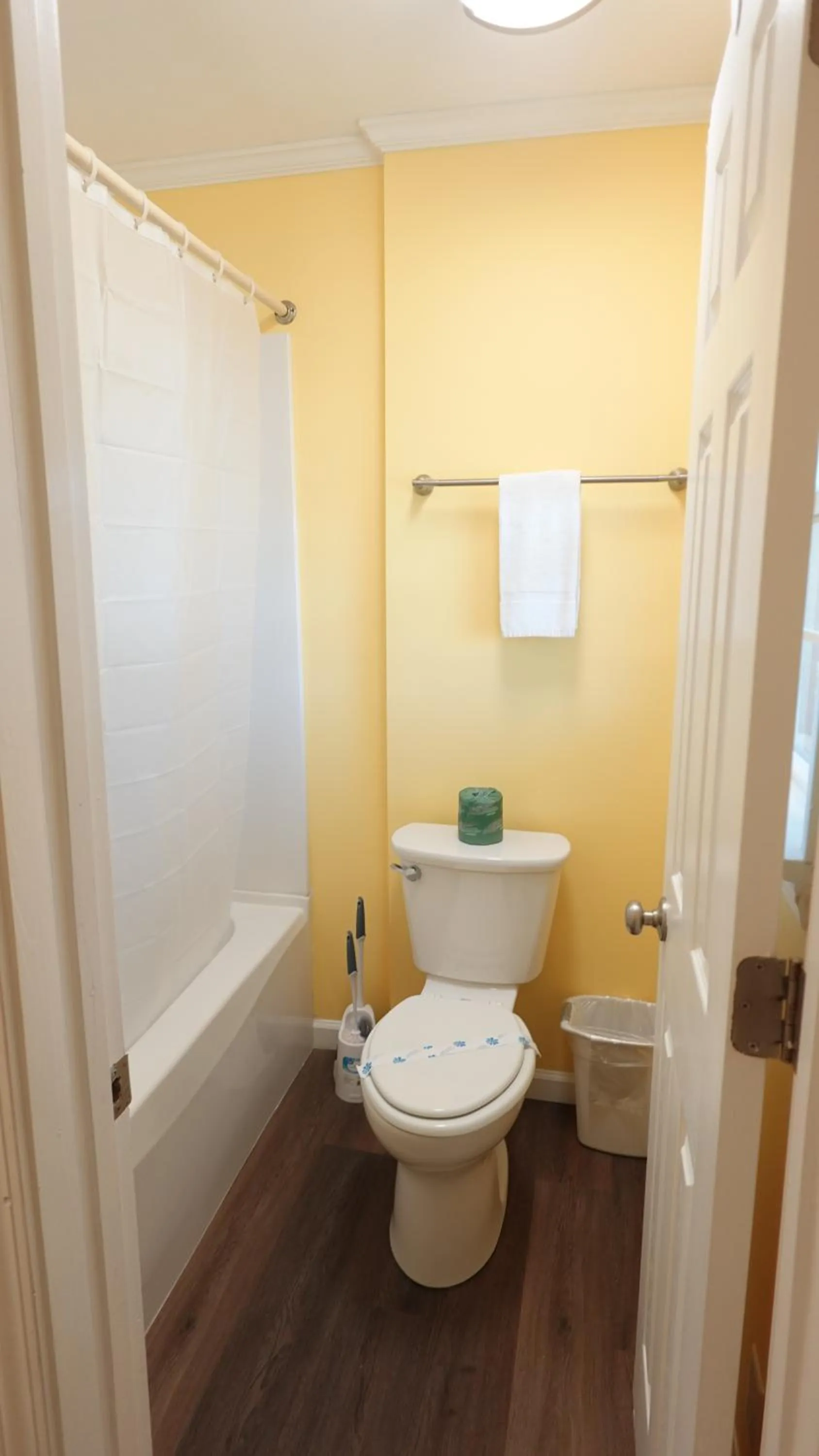 Shower in Sea Vista Motel