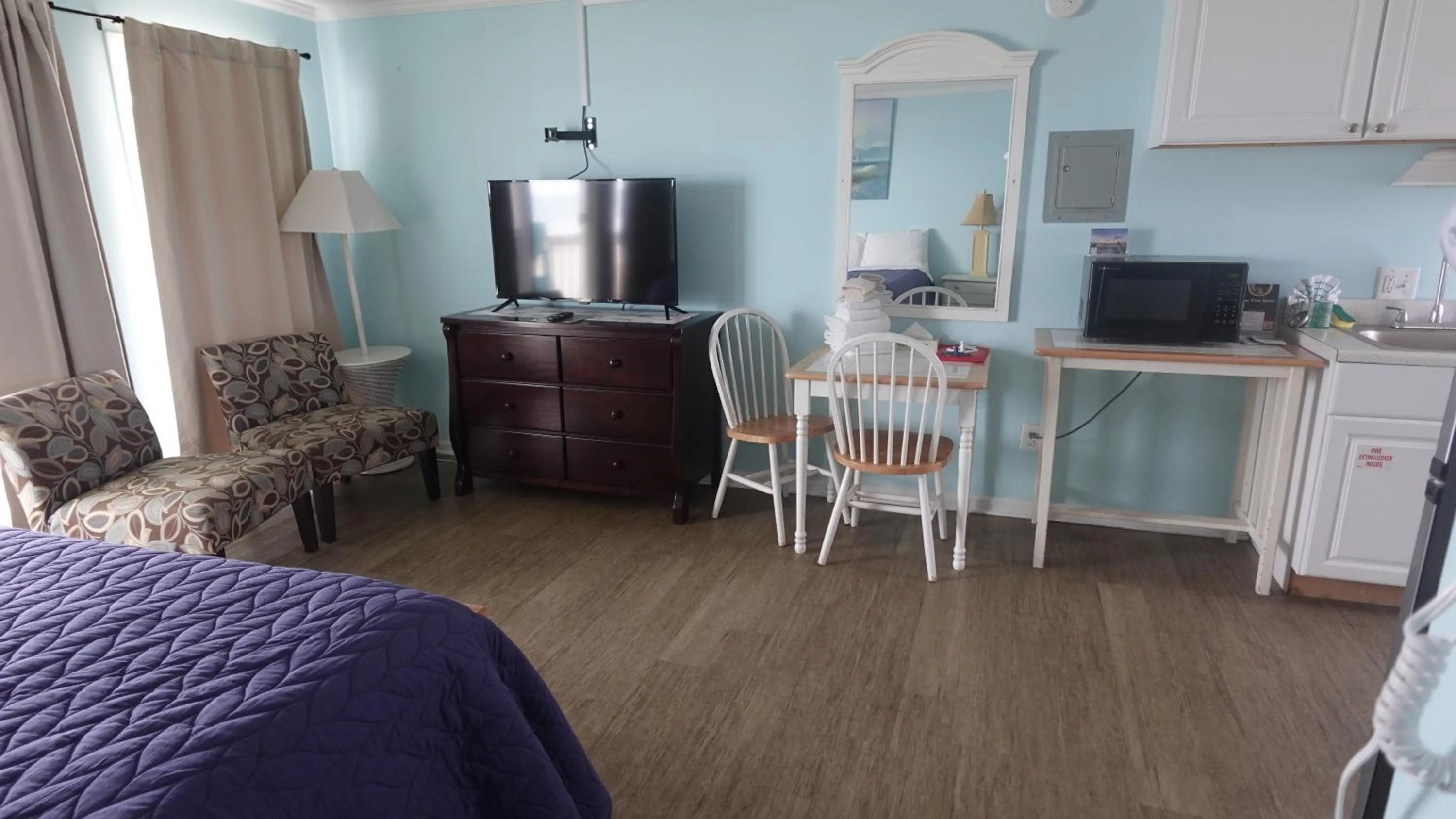 TV and multimedia in Sea Vista Motel