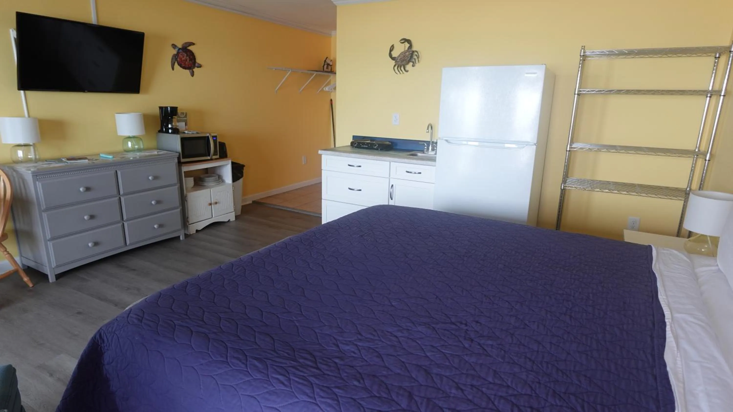 TV and multimedia, Bed in Sea Vista Motel