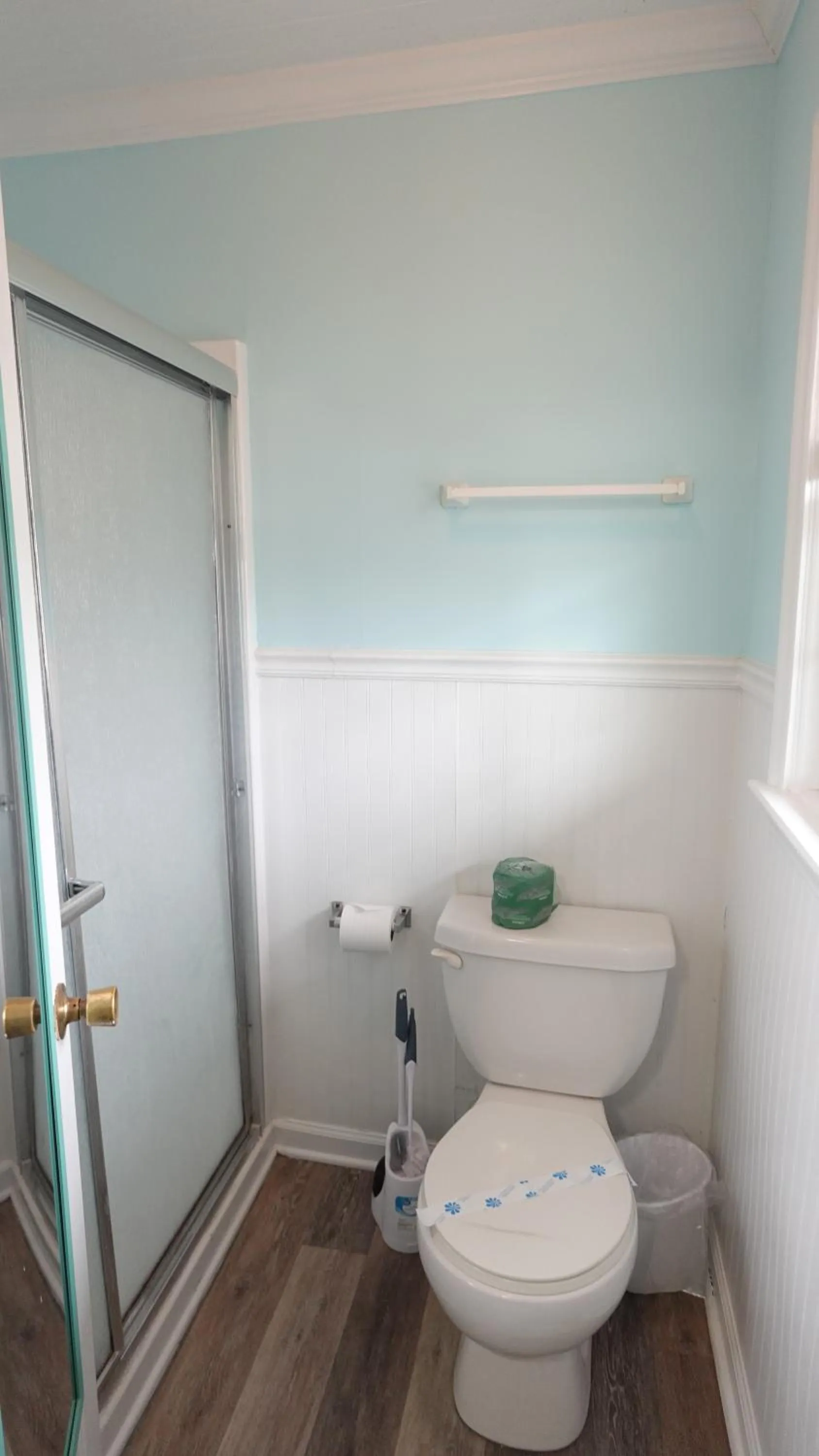 Shower in Sea Vista Motel