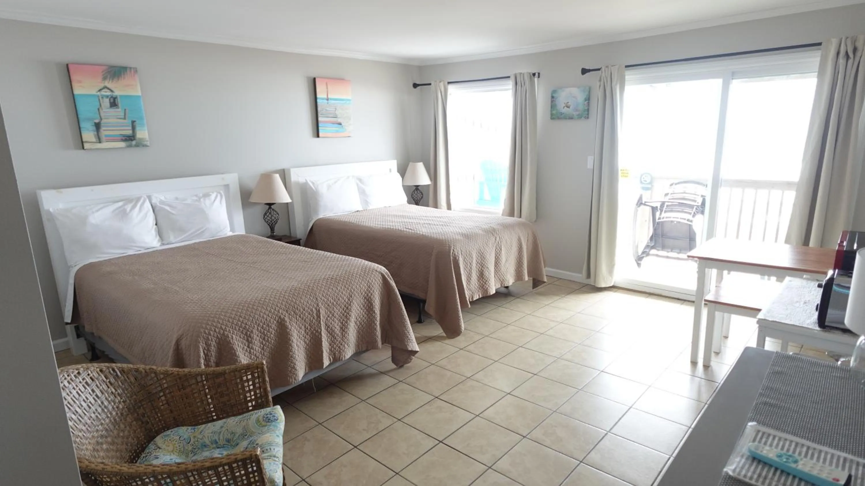 Photo of the whole room, Bed in Sea Vista Motel