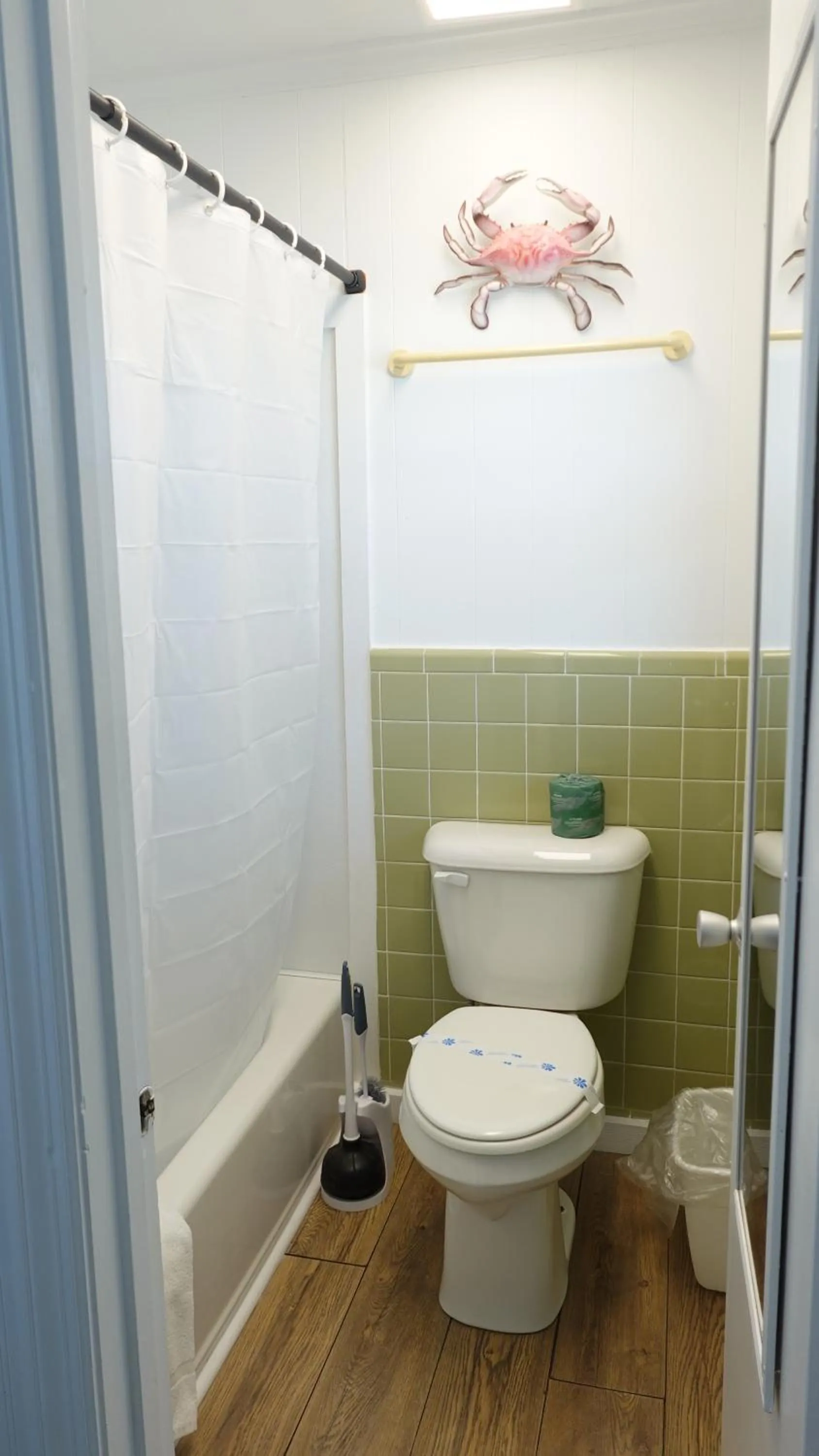 Toilet in Sea Vista Motel