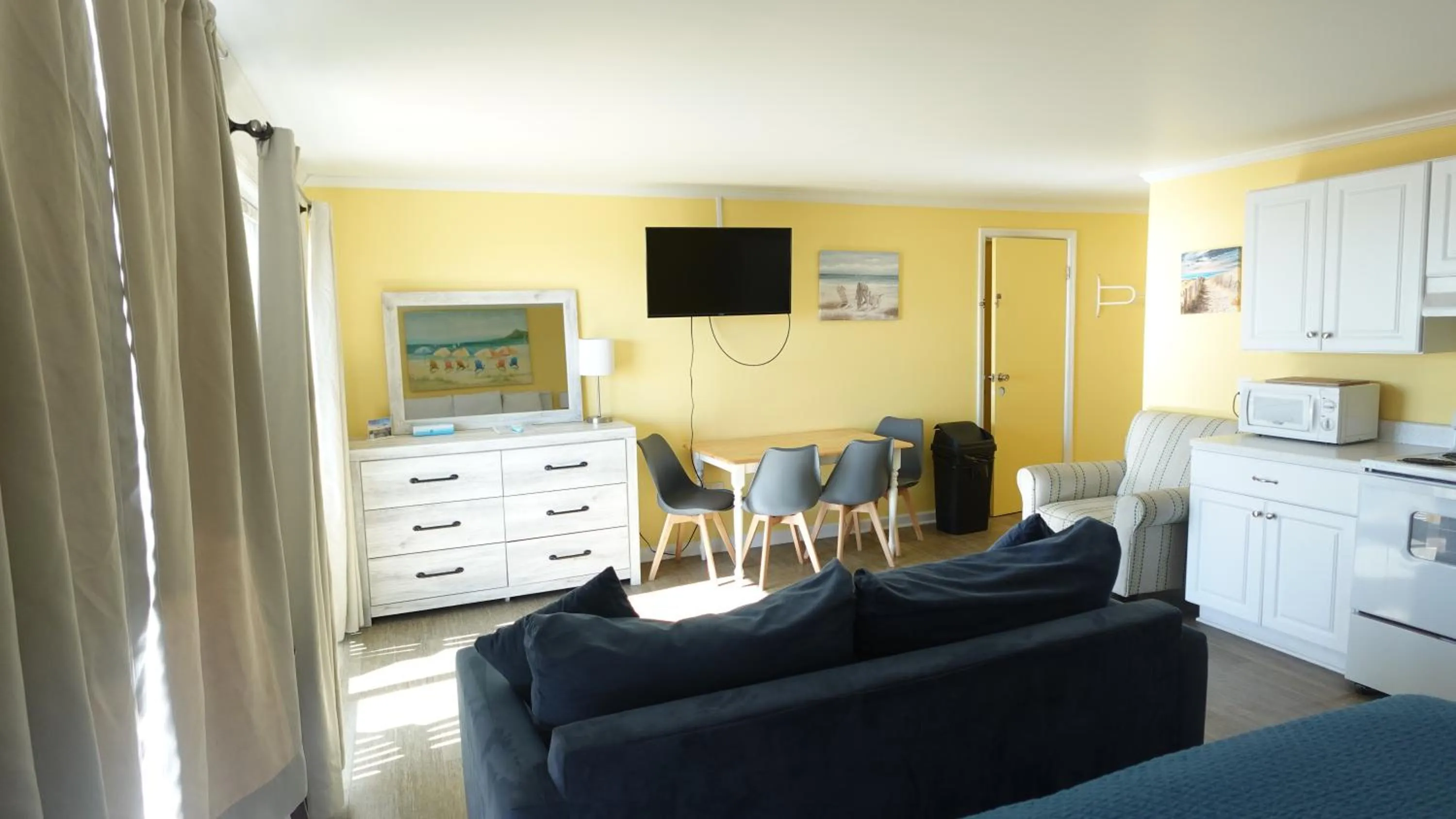 TV and multimedia in Sea Vista Motel