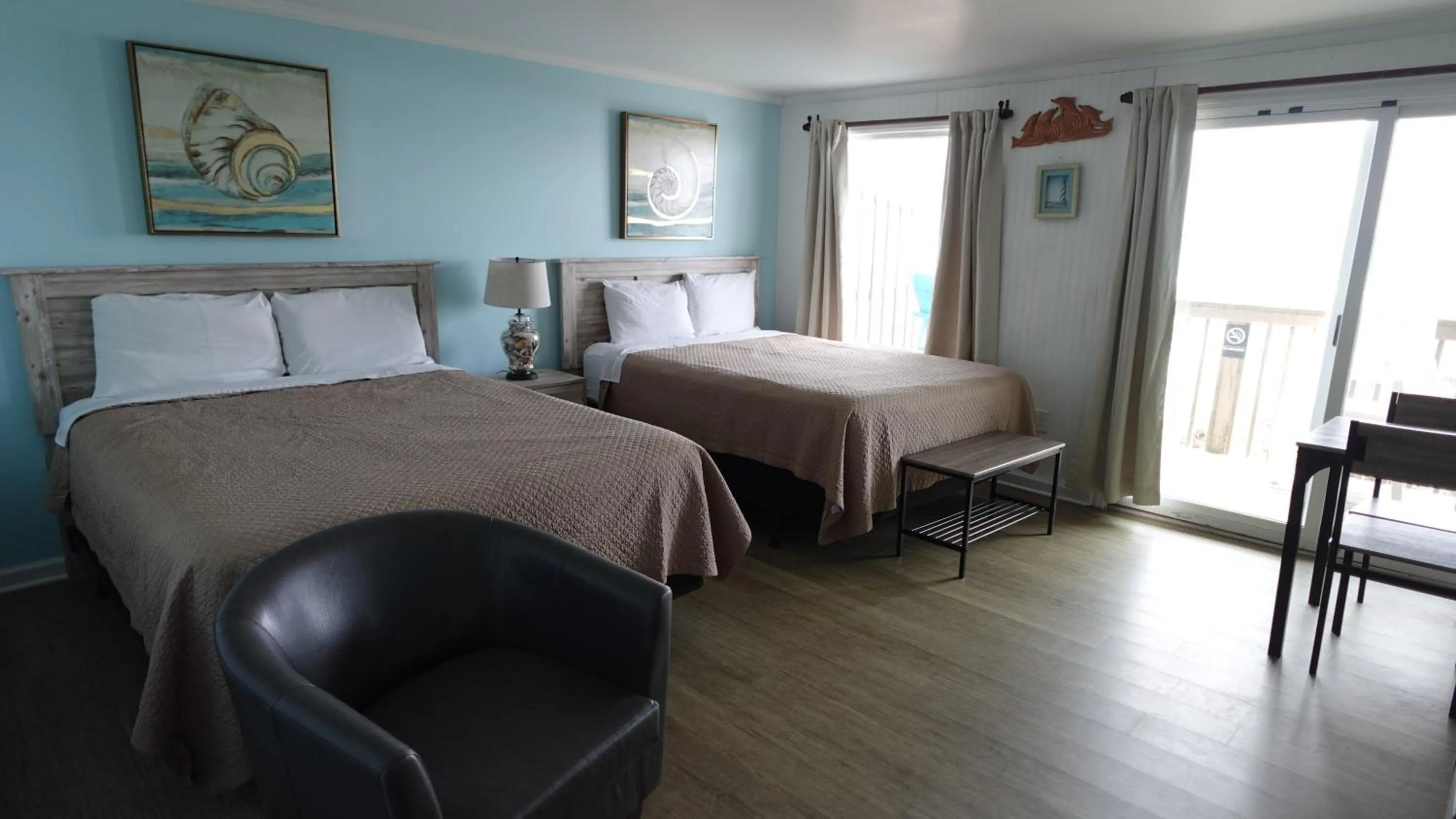 Bed in Sea Vista Motel