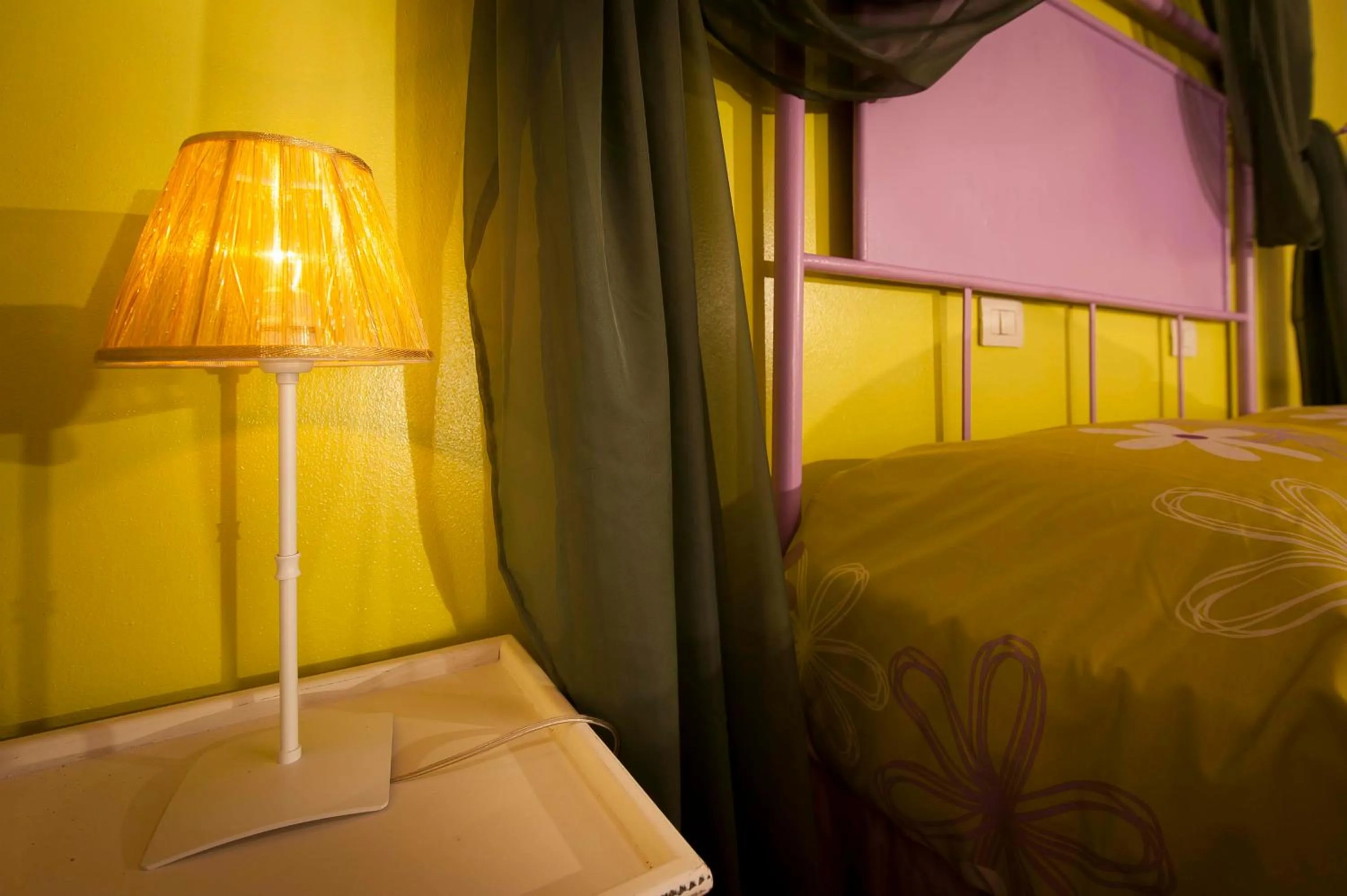 Decorative detail, Bed in Antico Granaione