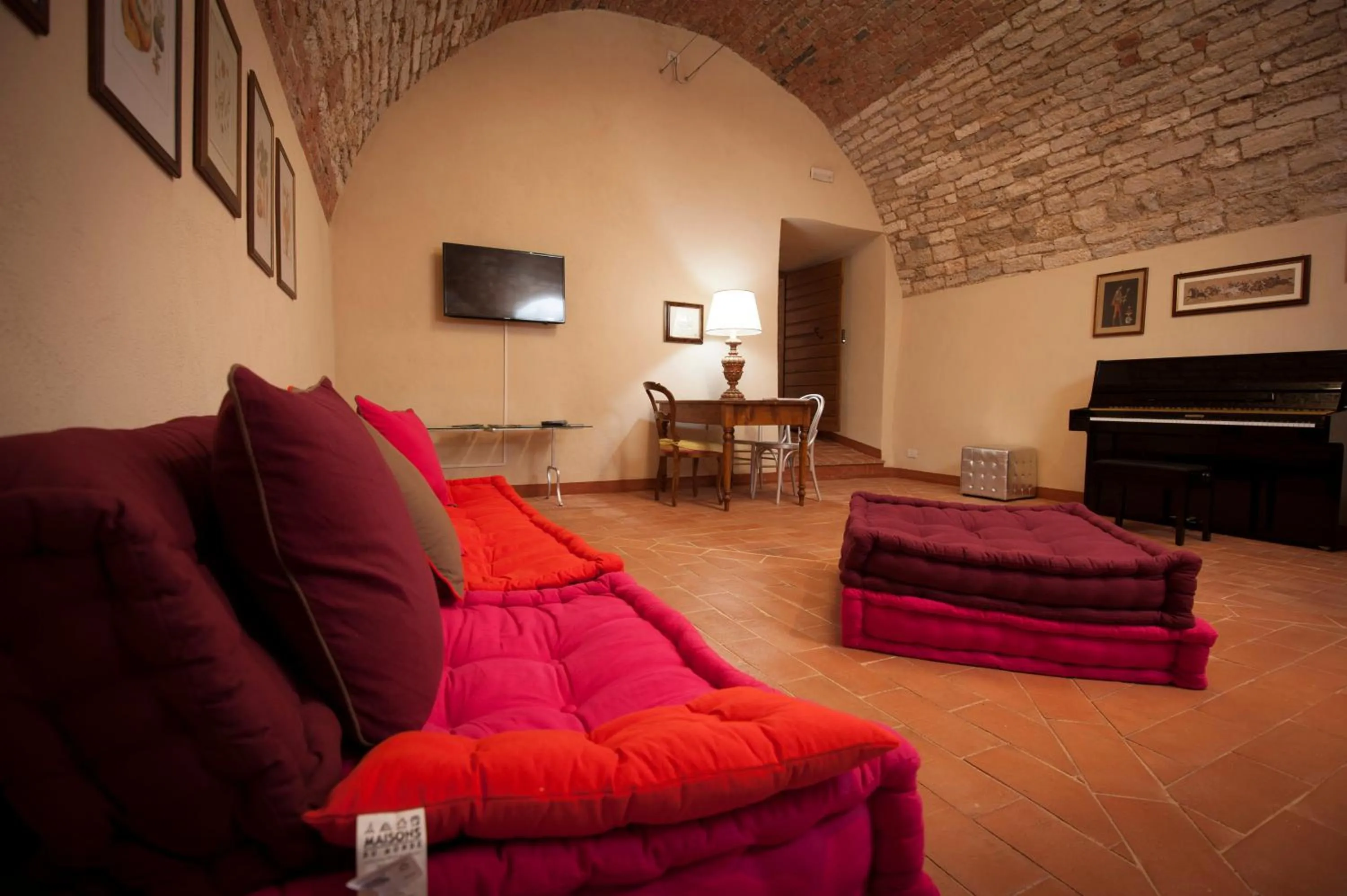 Communal lounge/ TV room in Antico Granaione