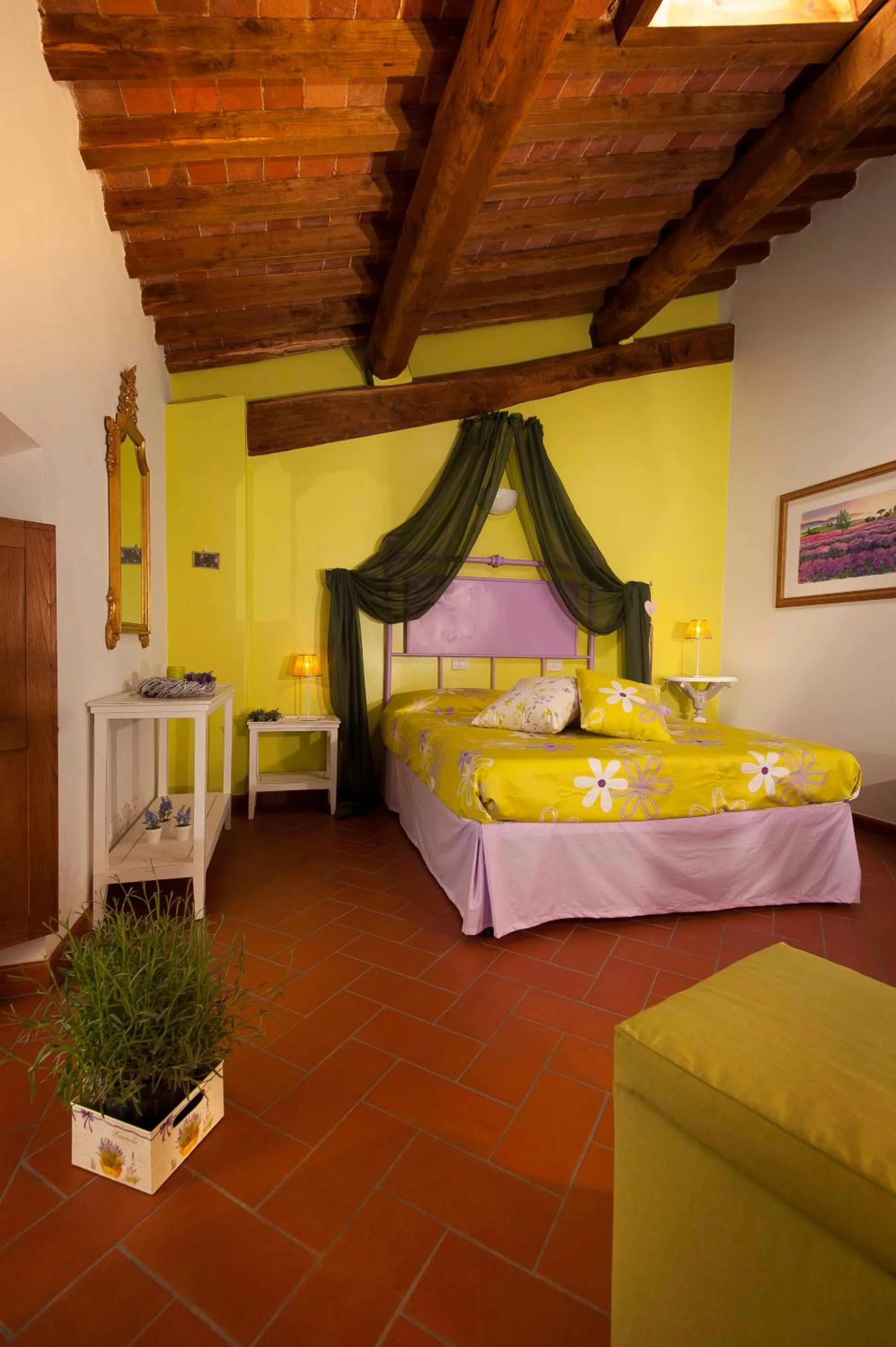 Photo of the whole room, Bed in Antico Granaione