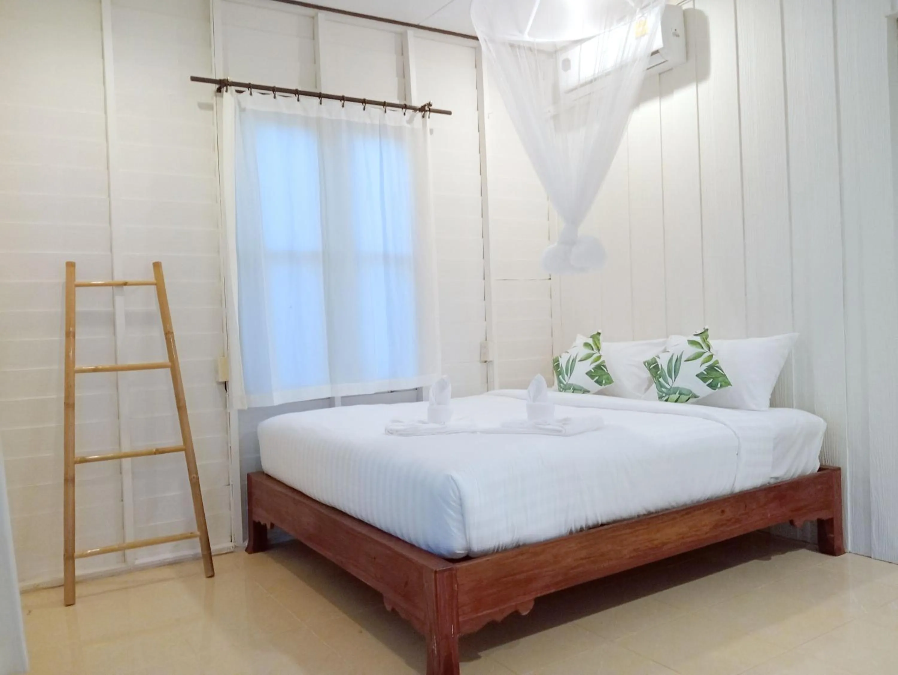 Bedroom, Bed in The River Retreat Koh Mak