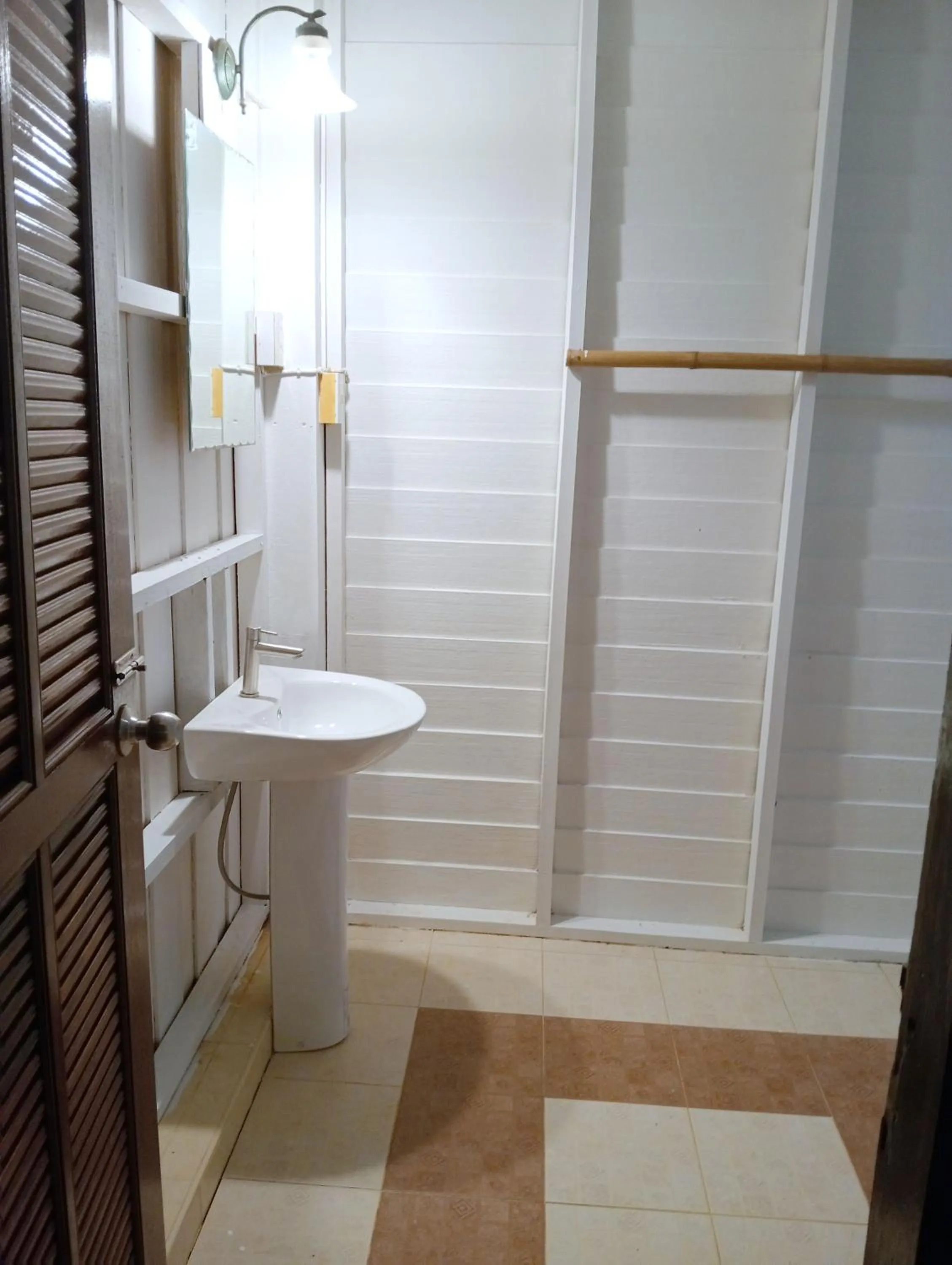 Toilet in The River Retreat Koh Mak