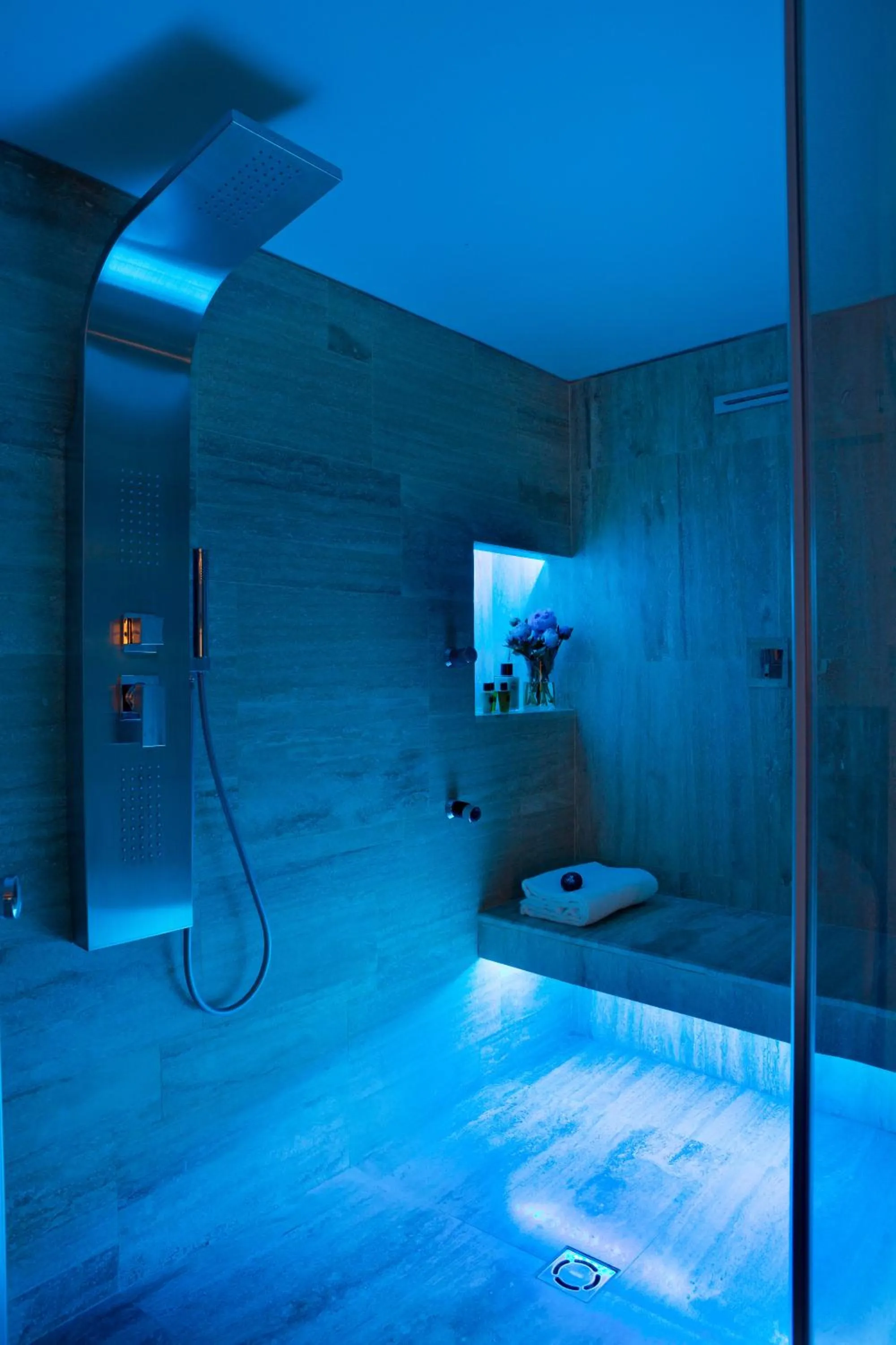 Bathroom in Via Del Corso Home Roma