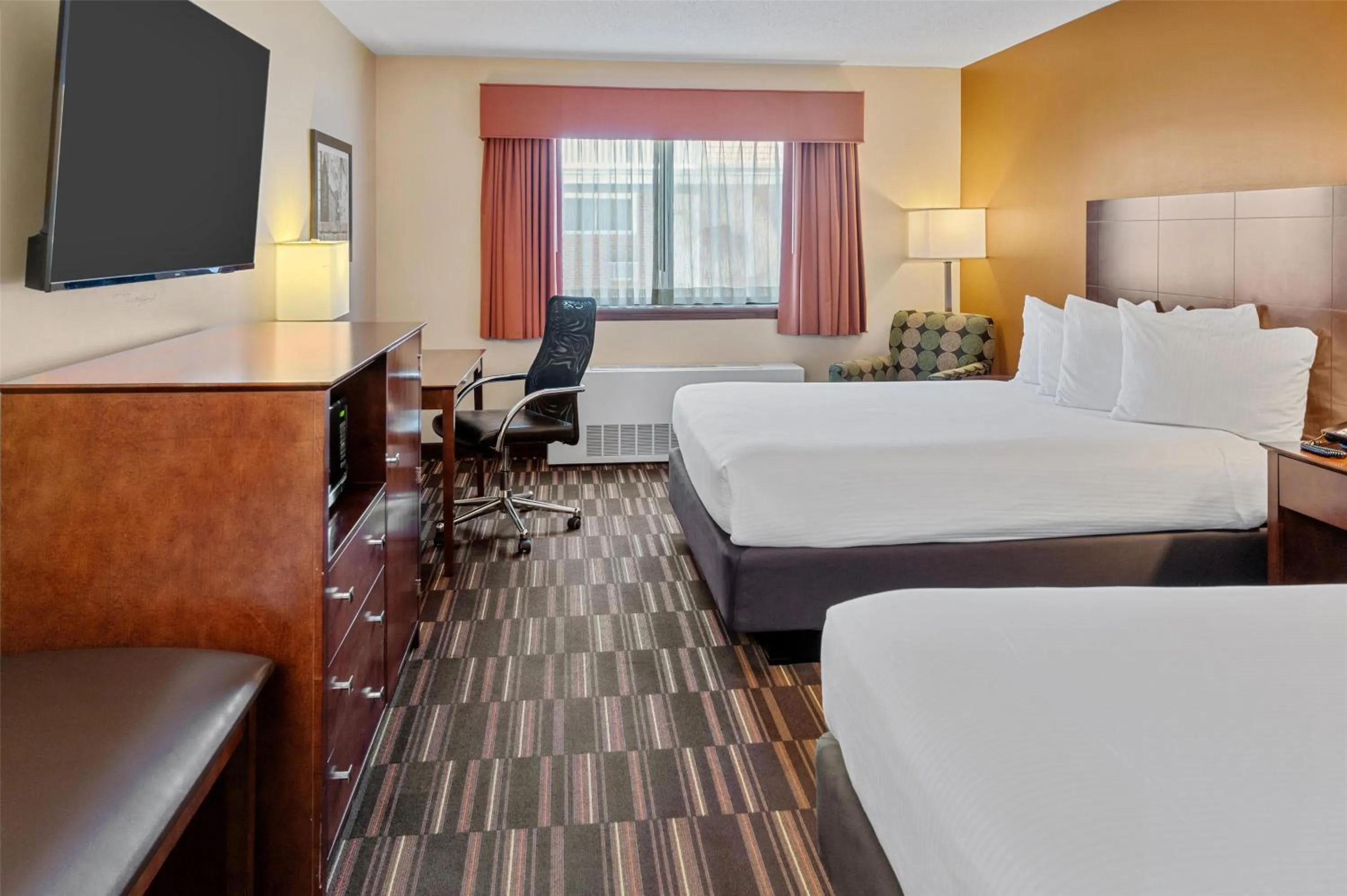 Bedroom, Bed in Best Western Falcon Plaza - Bowling Green