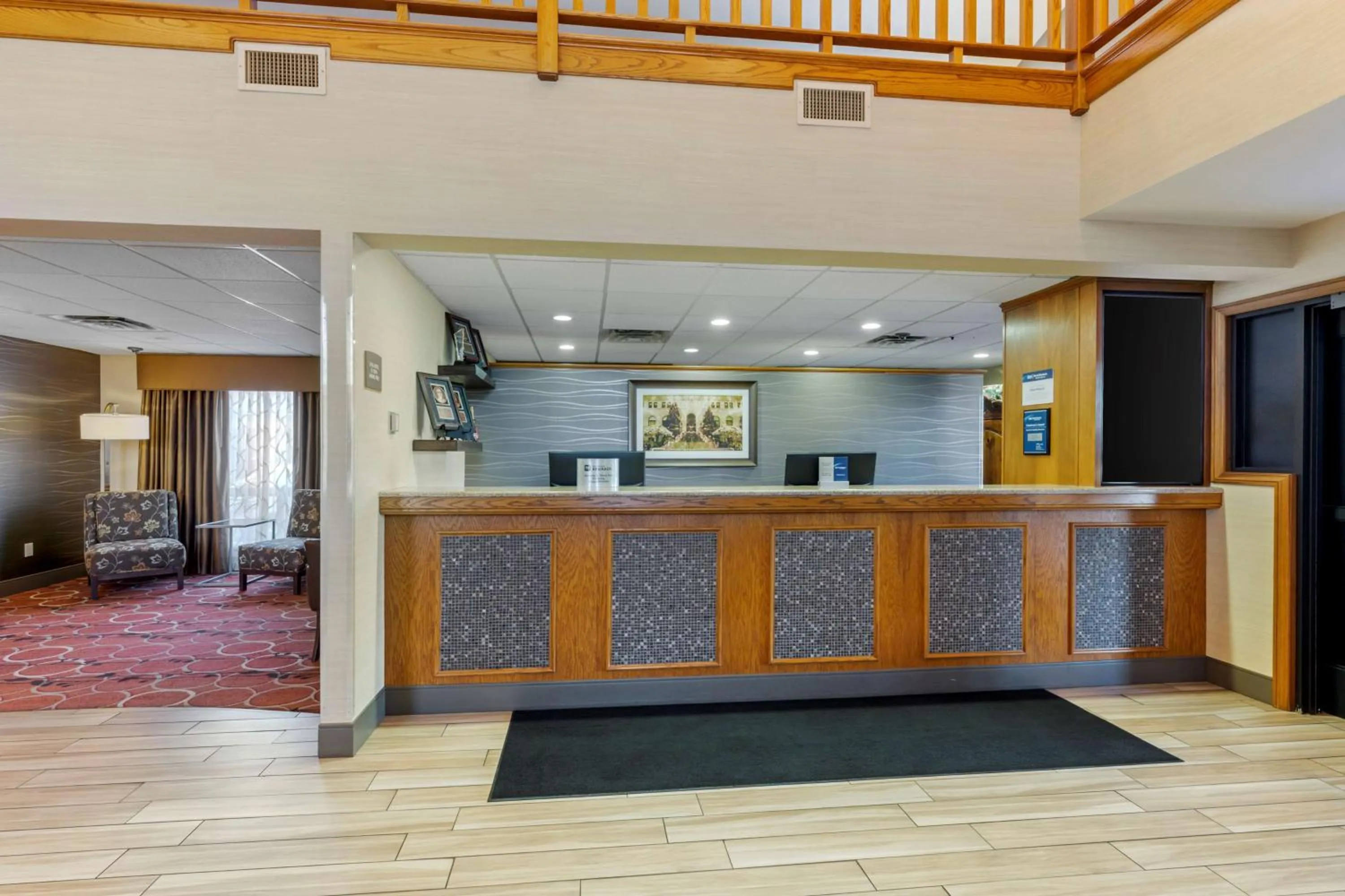 Lobby or reception in Best Western Falcon Plaza - Bowling Green