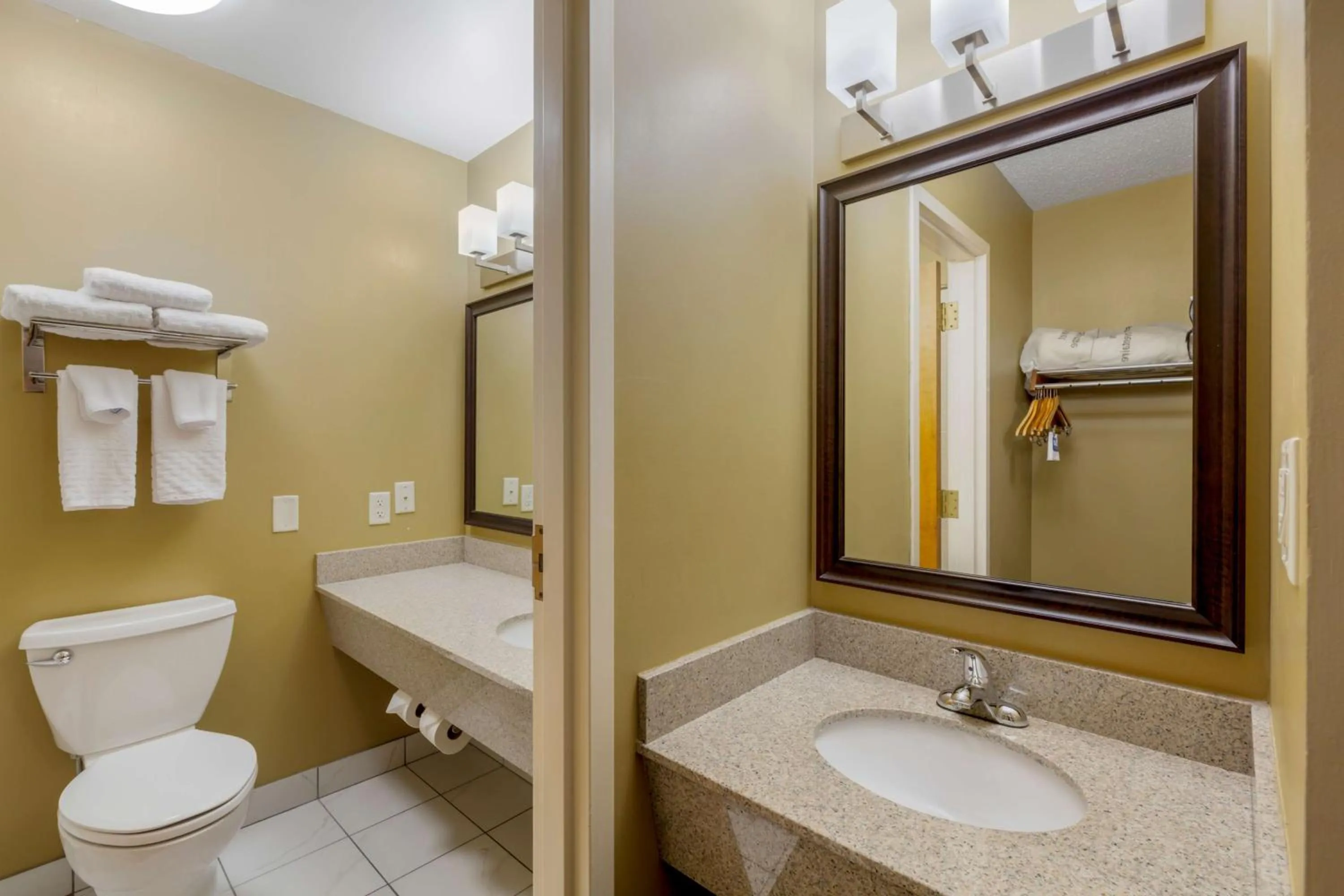 Bathroom in Best Western Falcon Plaza - Bowling Green