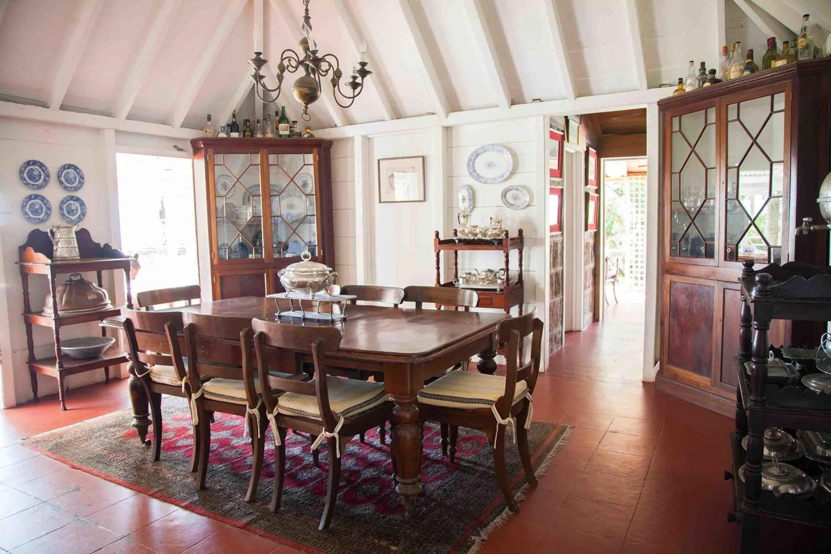 Area and facilities in Hermitage Nevis