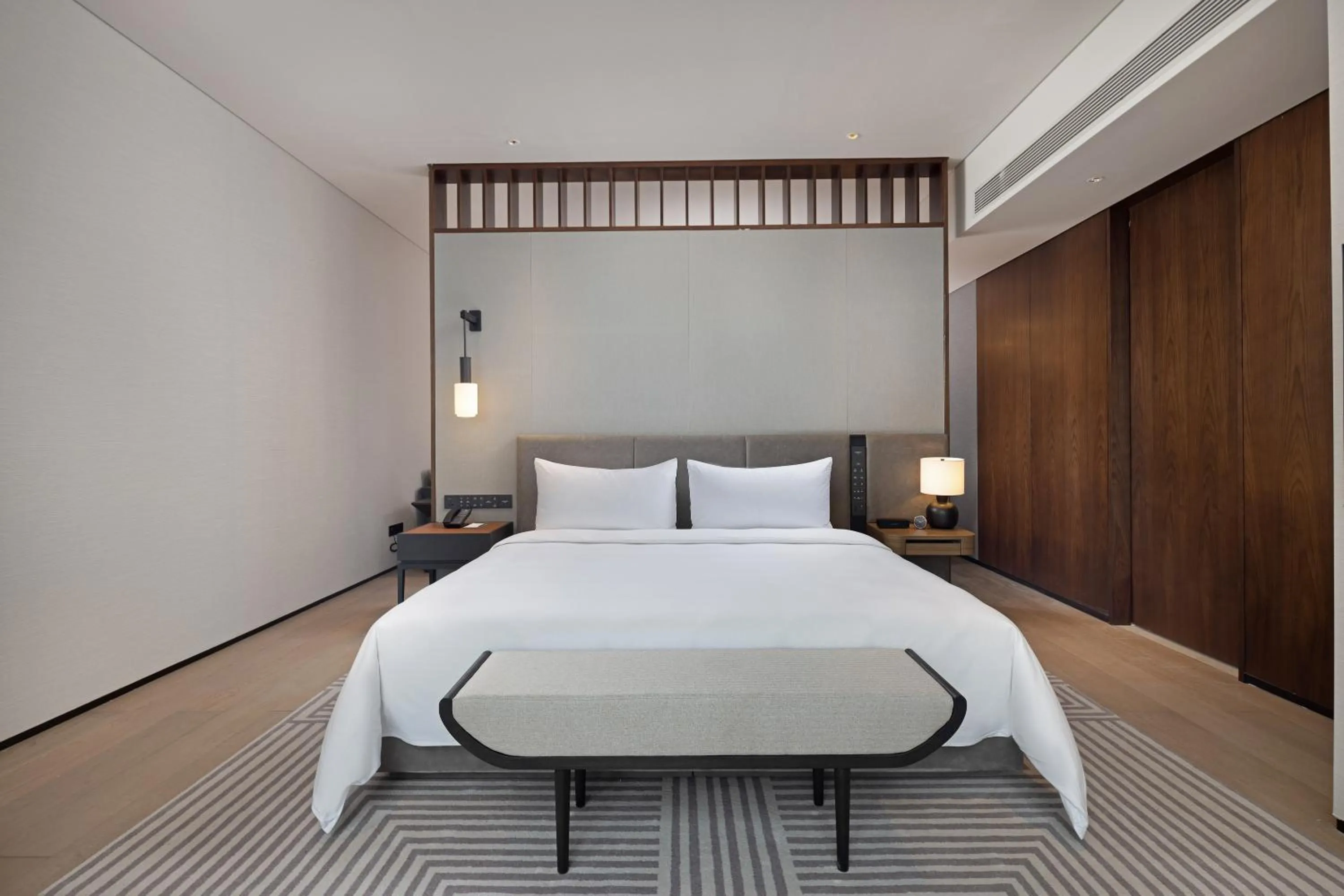 Bedroom, Bed in New World Guangzhou Hotel