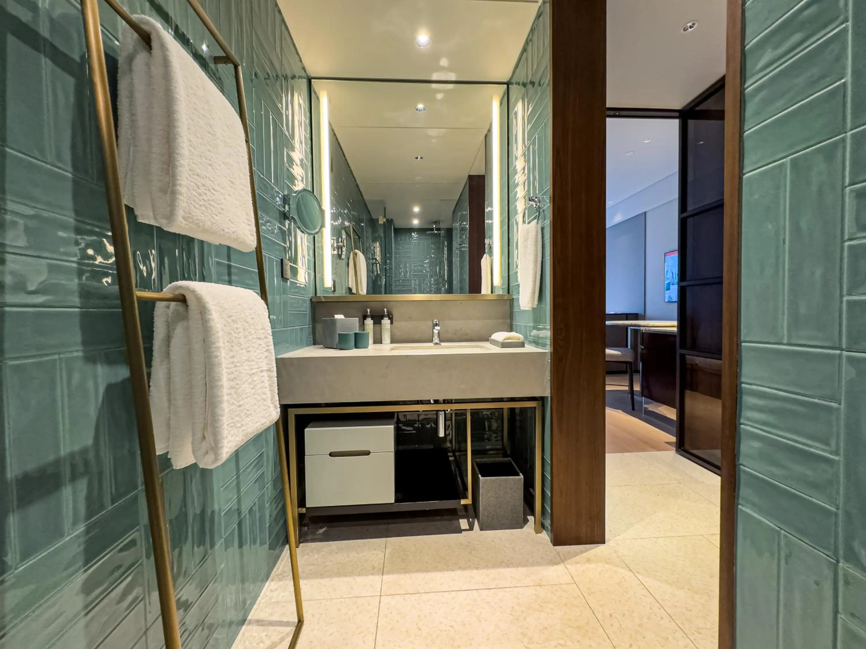 Bathroom in New World Guangzhou Hotel