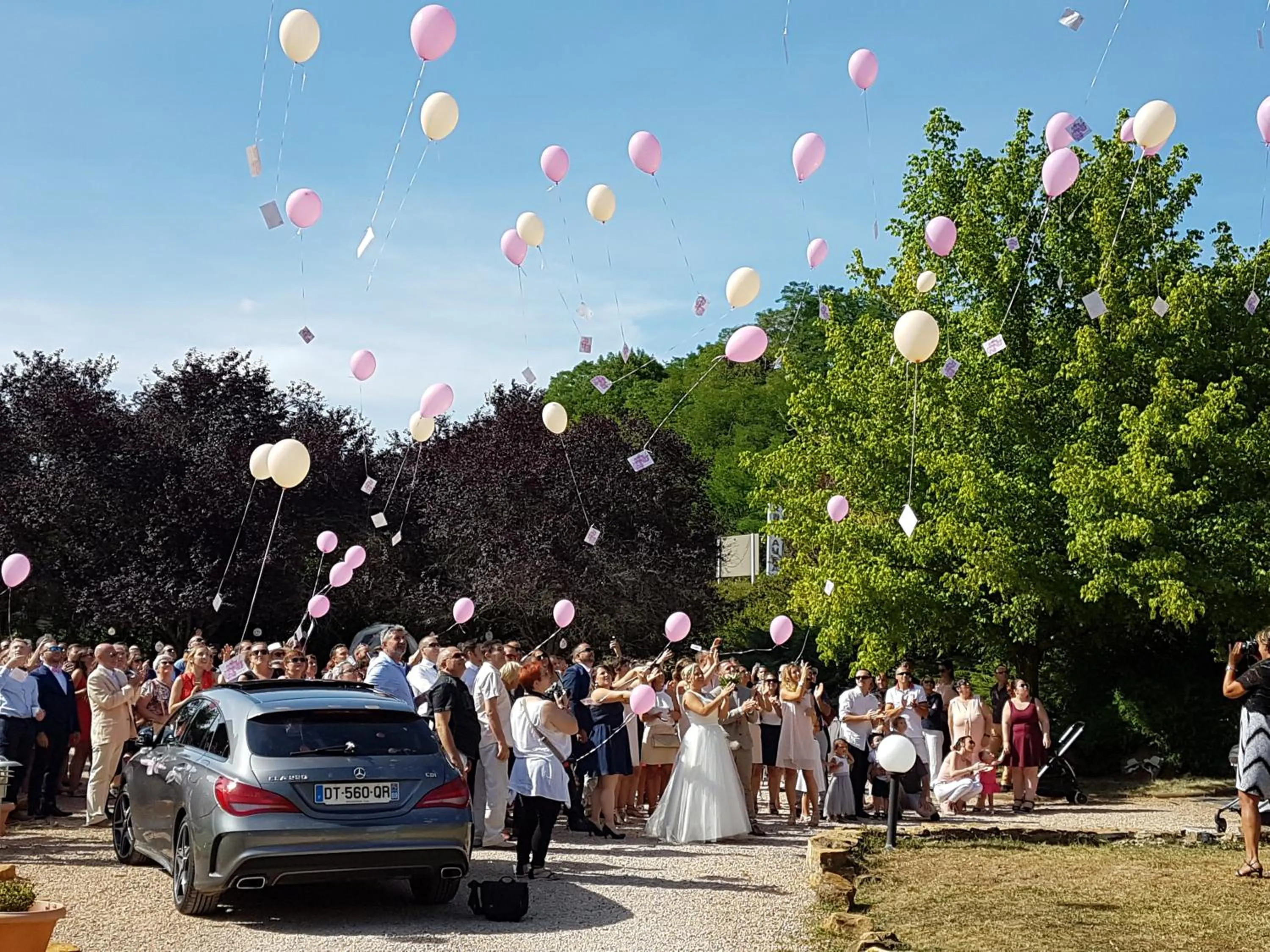 Property building in Hôtel Domaine des Pierres Dorées