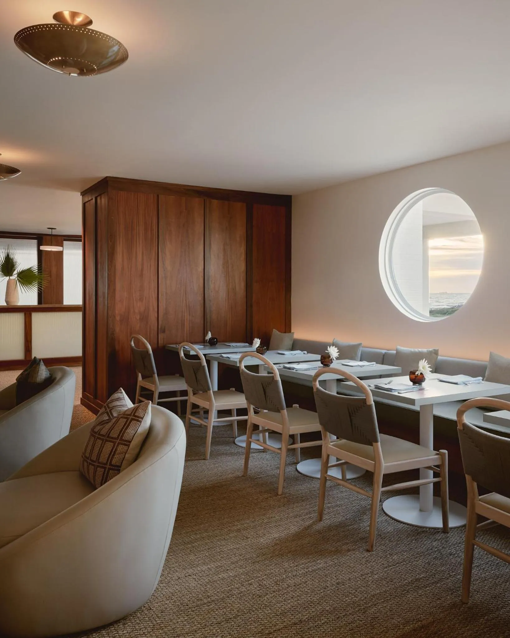 Restaurant/places to eat in Hotel Lucine