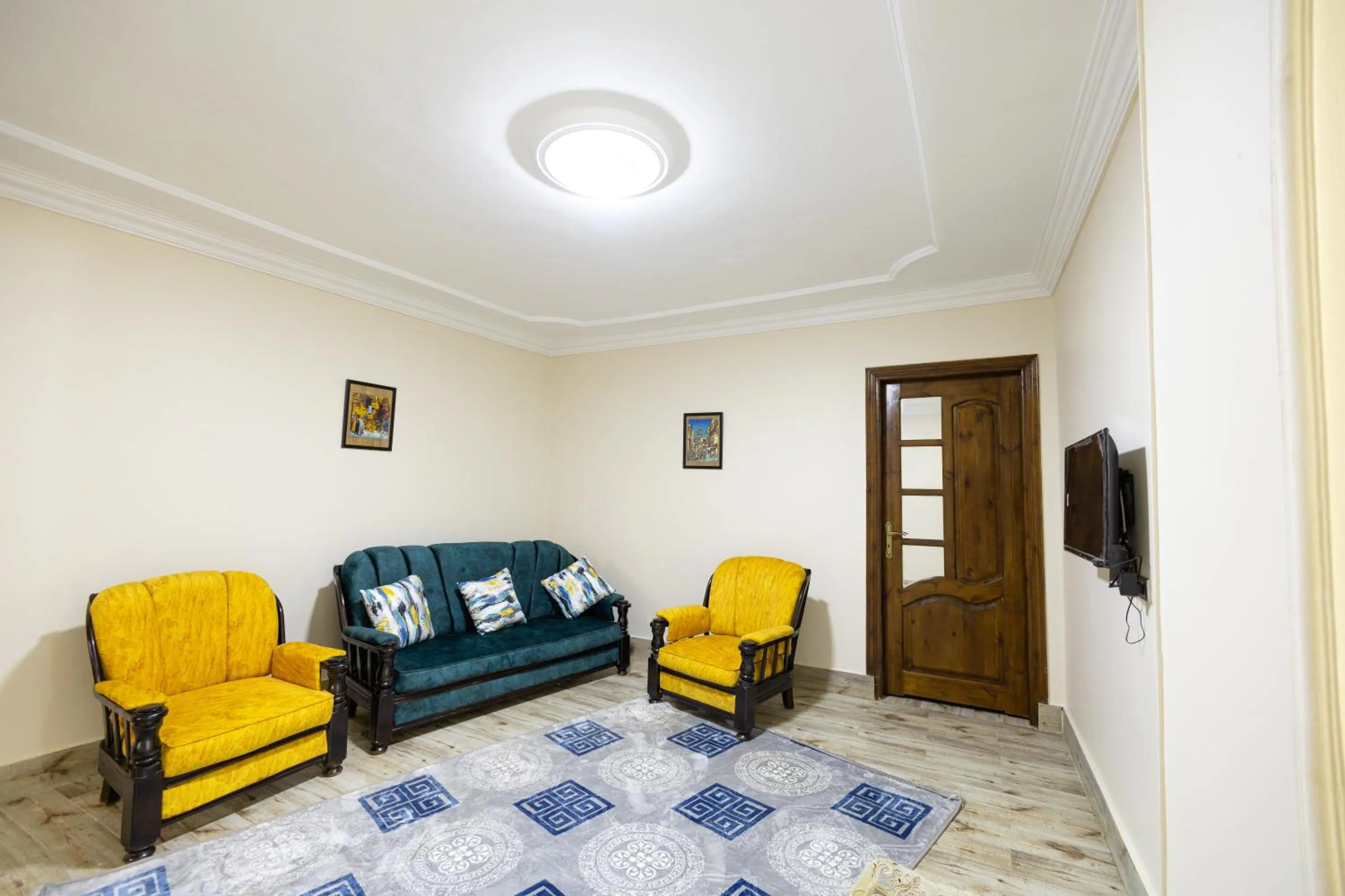 TV and multimedia in Chez l'ami hotel