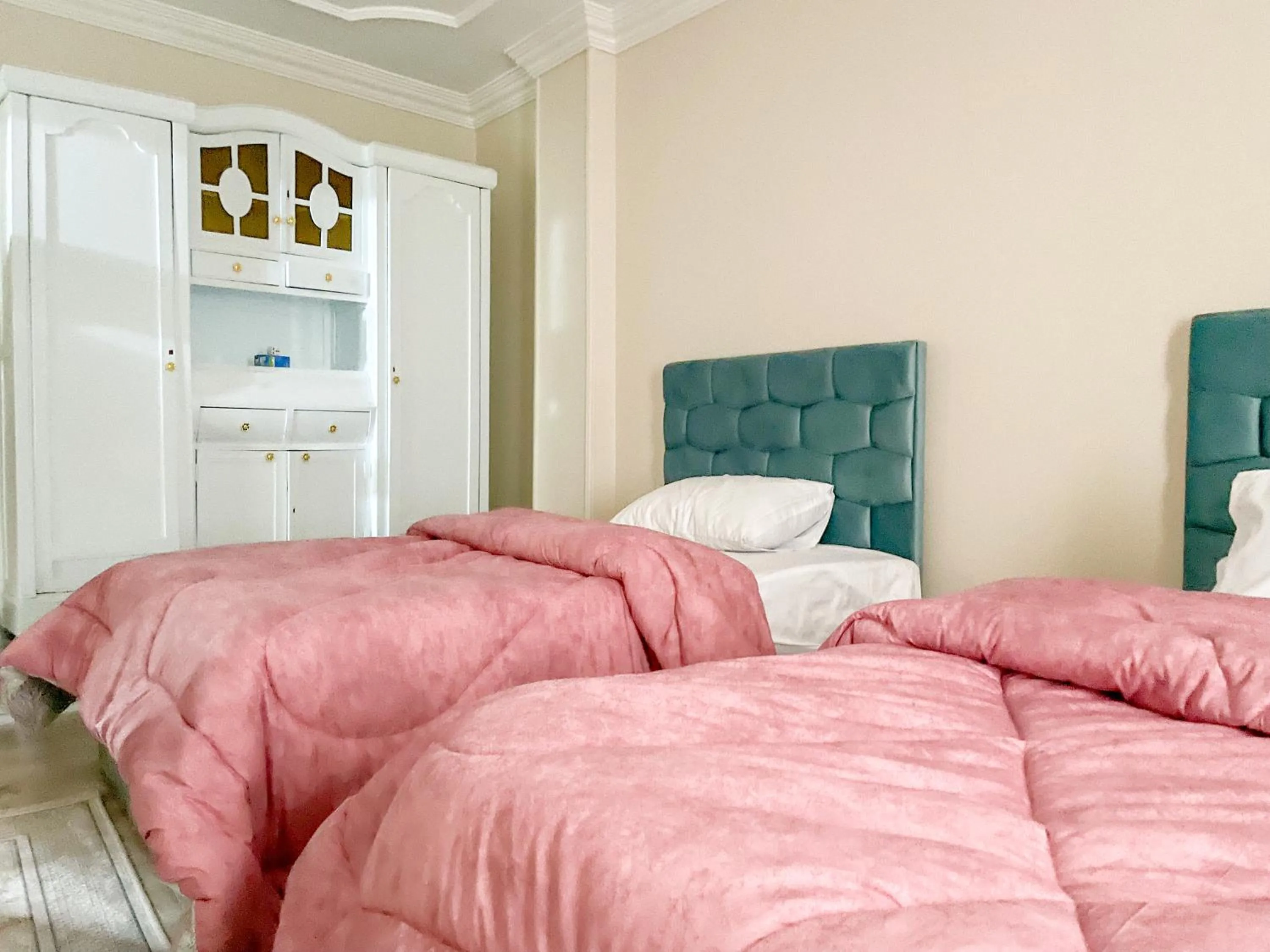 Bed in Chez l'ami hotel