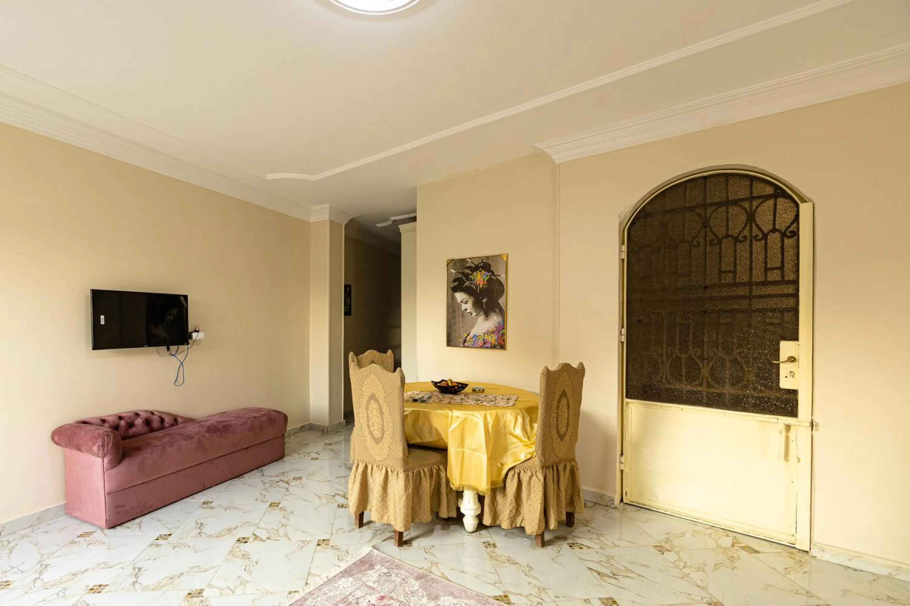 TV and multimedia in Chez l'ami hotel