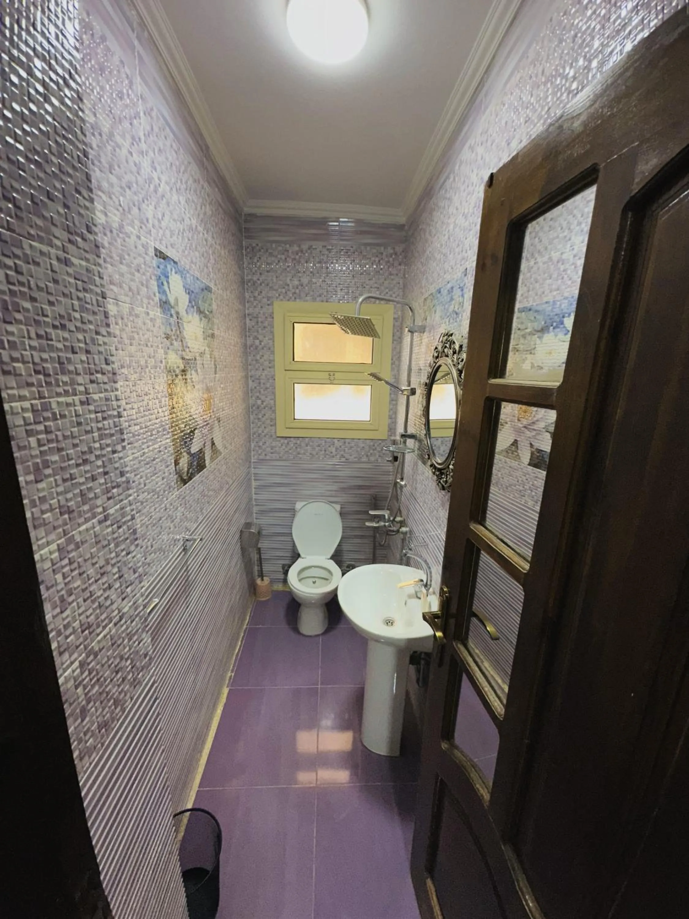 Bathroom in Chez l'ami hotel