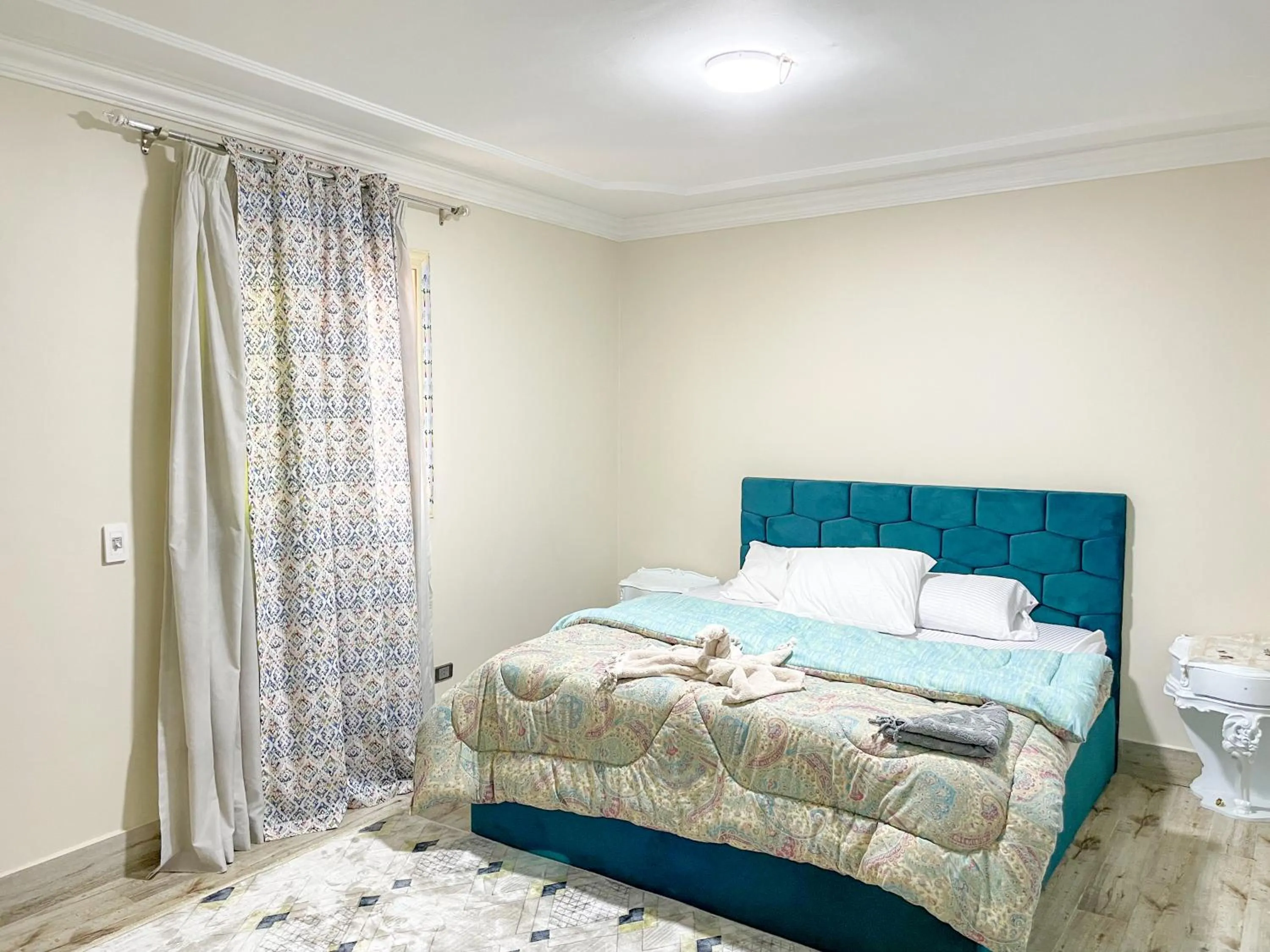 Bed in Chez l'ami hotel