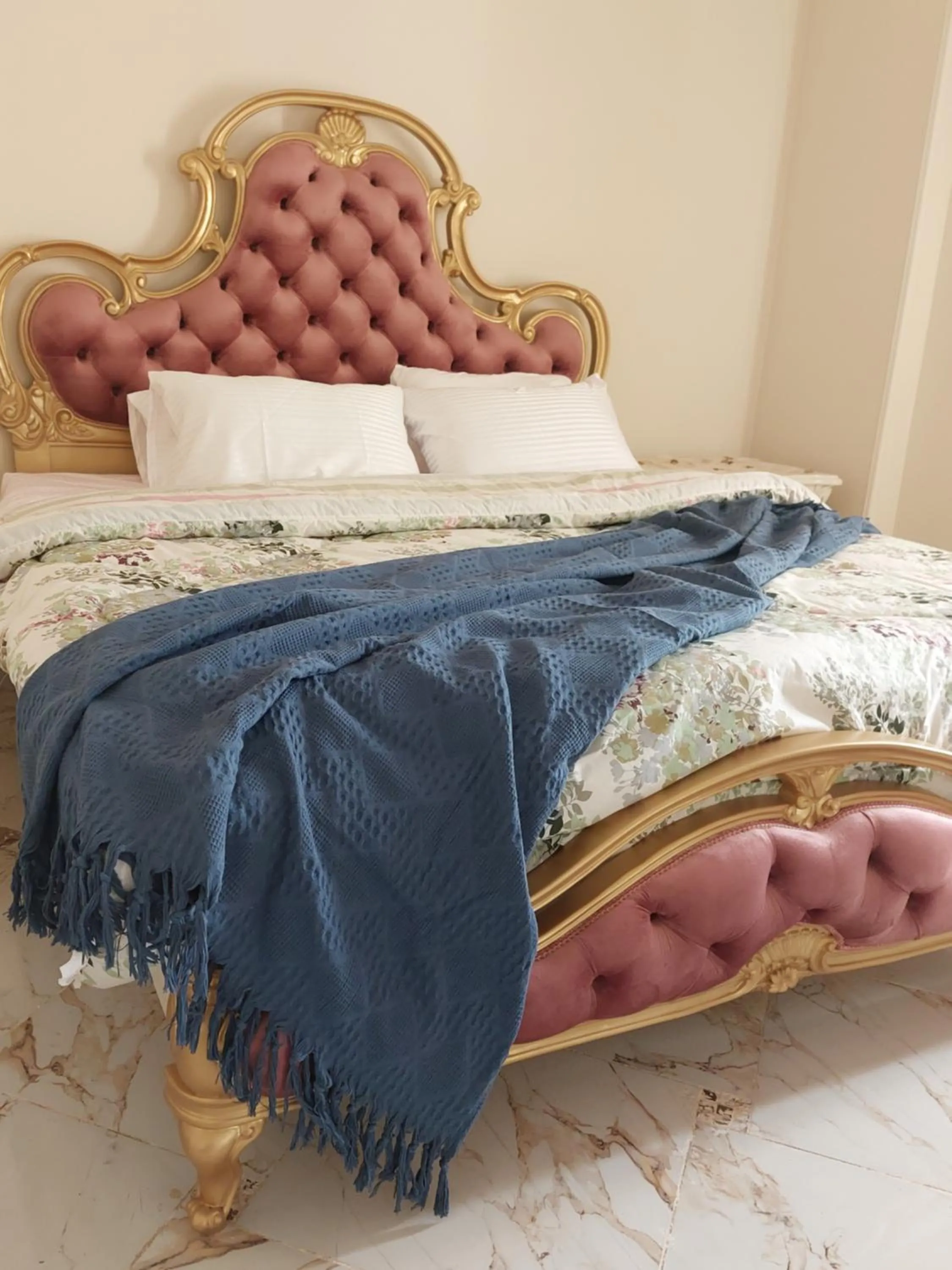 Bedroom, Bed in Chez l'ami hotel