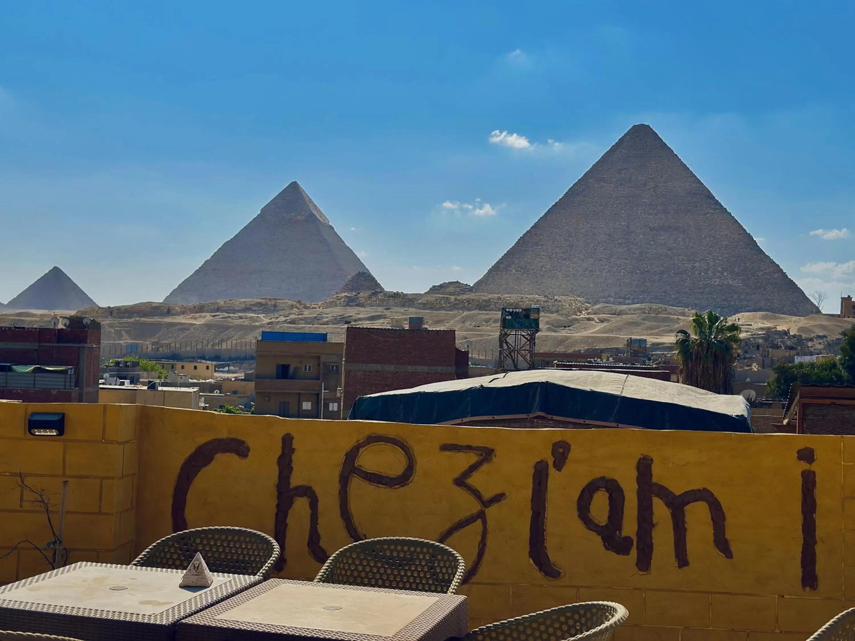 Restaurant/places to eat in Chez l'ami hotel