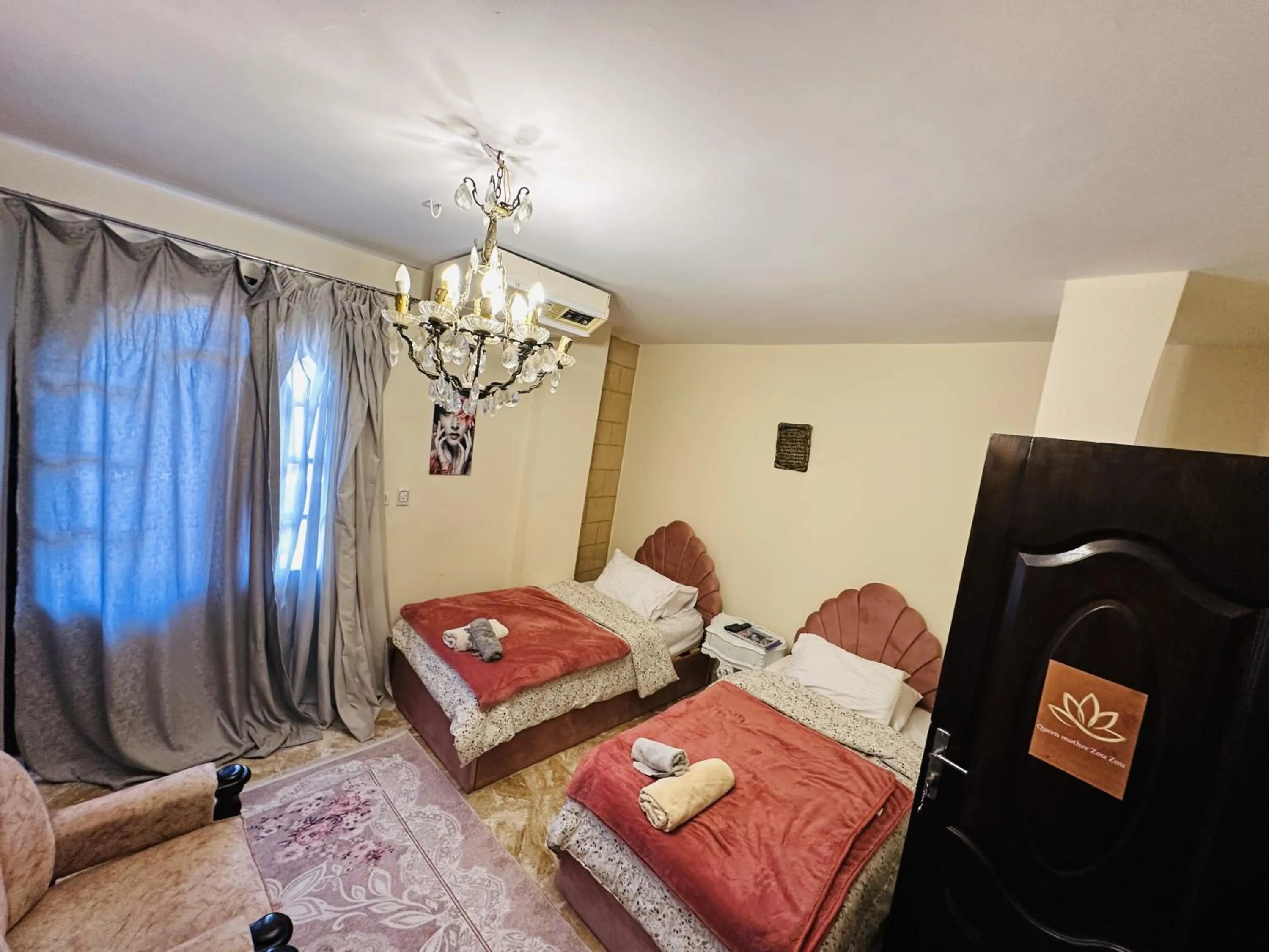 Bed in Chez l'ami hotel