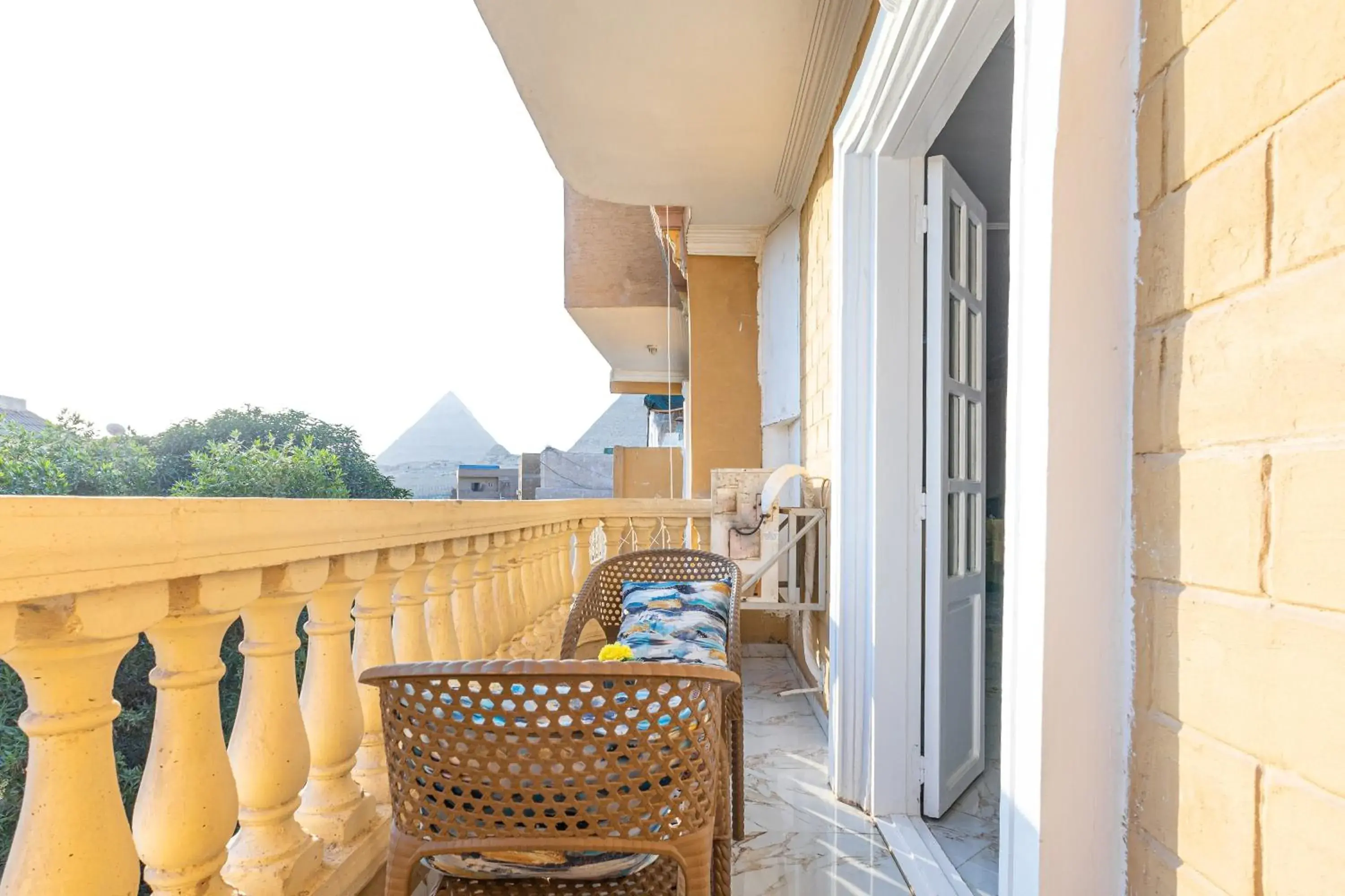 Large Double Room in Chez l'ami hotel Large Double Room in Chez l'ami hotel