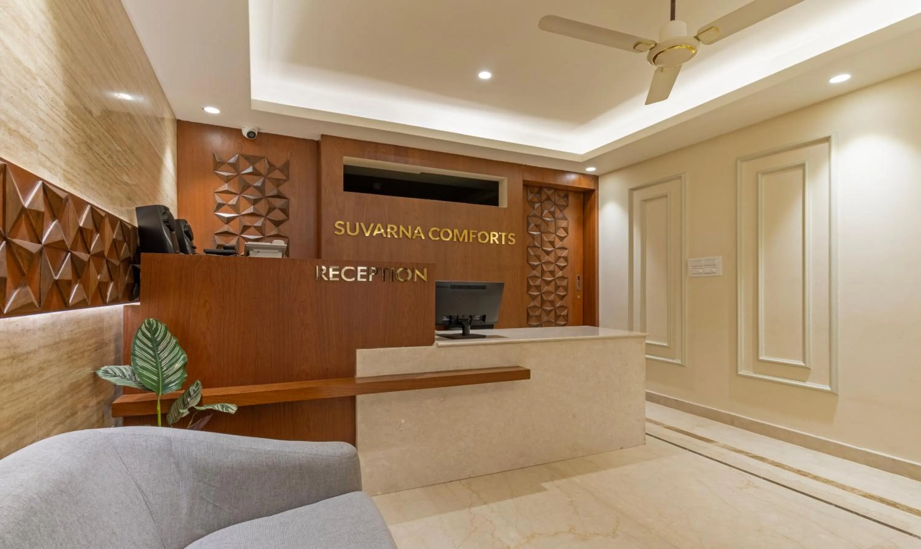 Lobby or reception in Treebo Suvarna Comforts