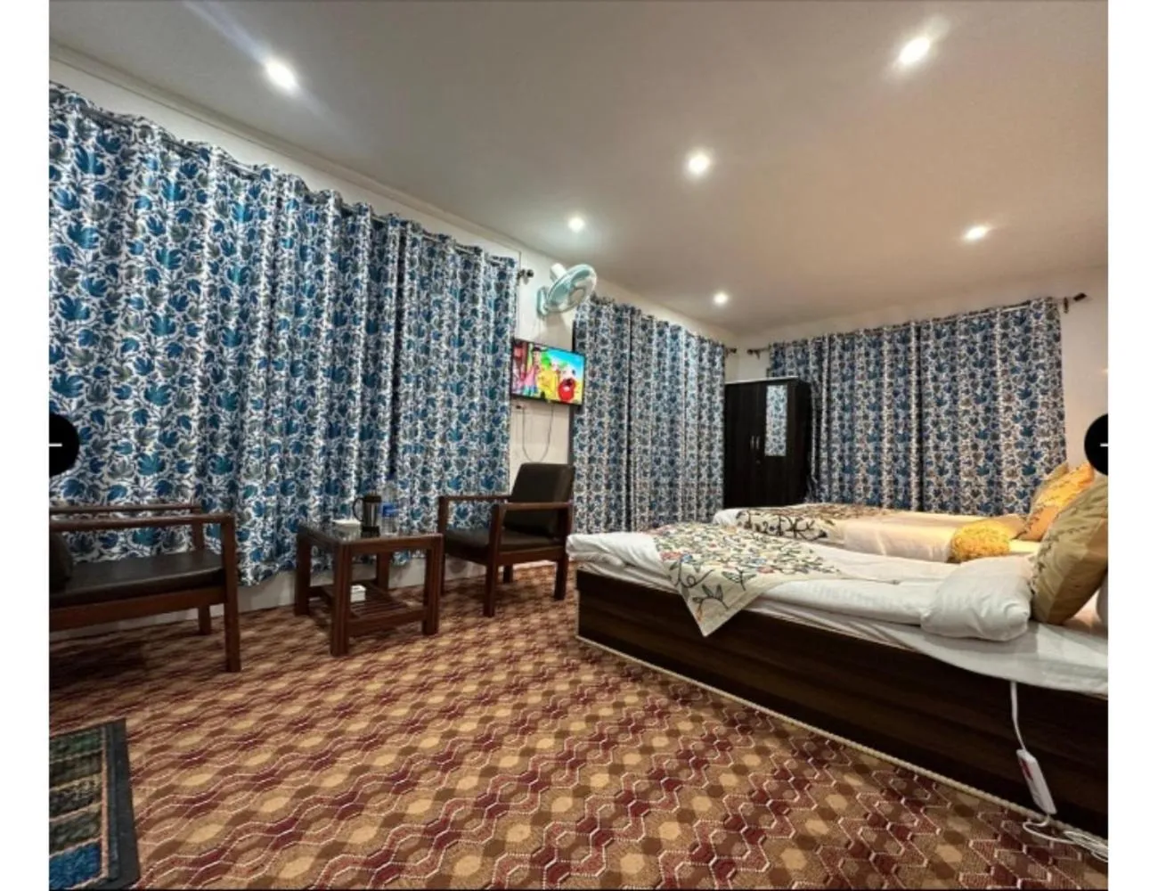 Bed in Hotel New Relax Inn, Pahalgam