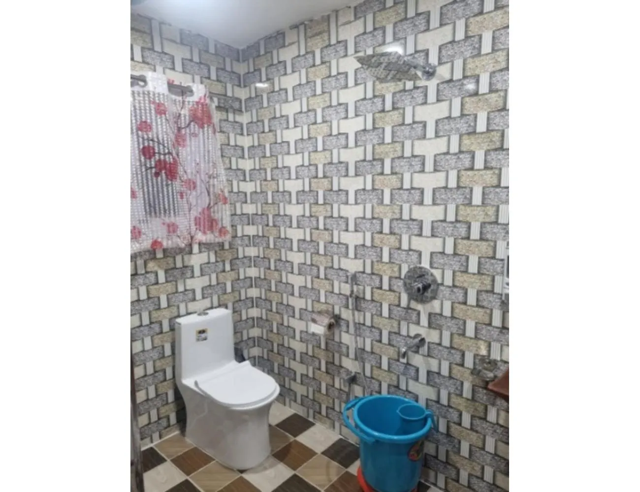 Toilet in Hotel New Relax Inn, Pahalgam