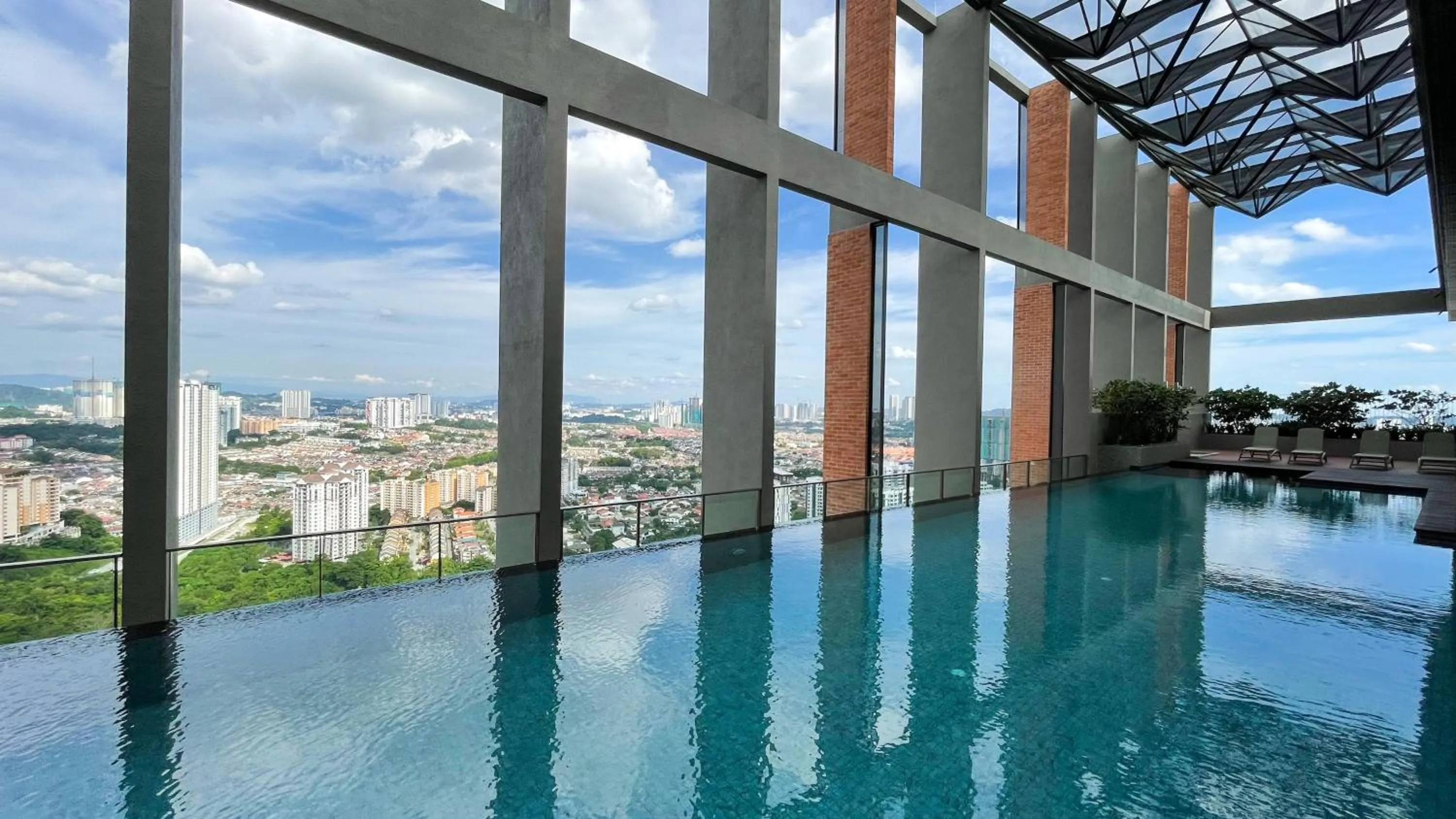 Swimming pool in Millerz Square Kuala Lumpur by Synergy