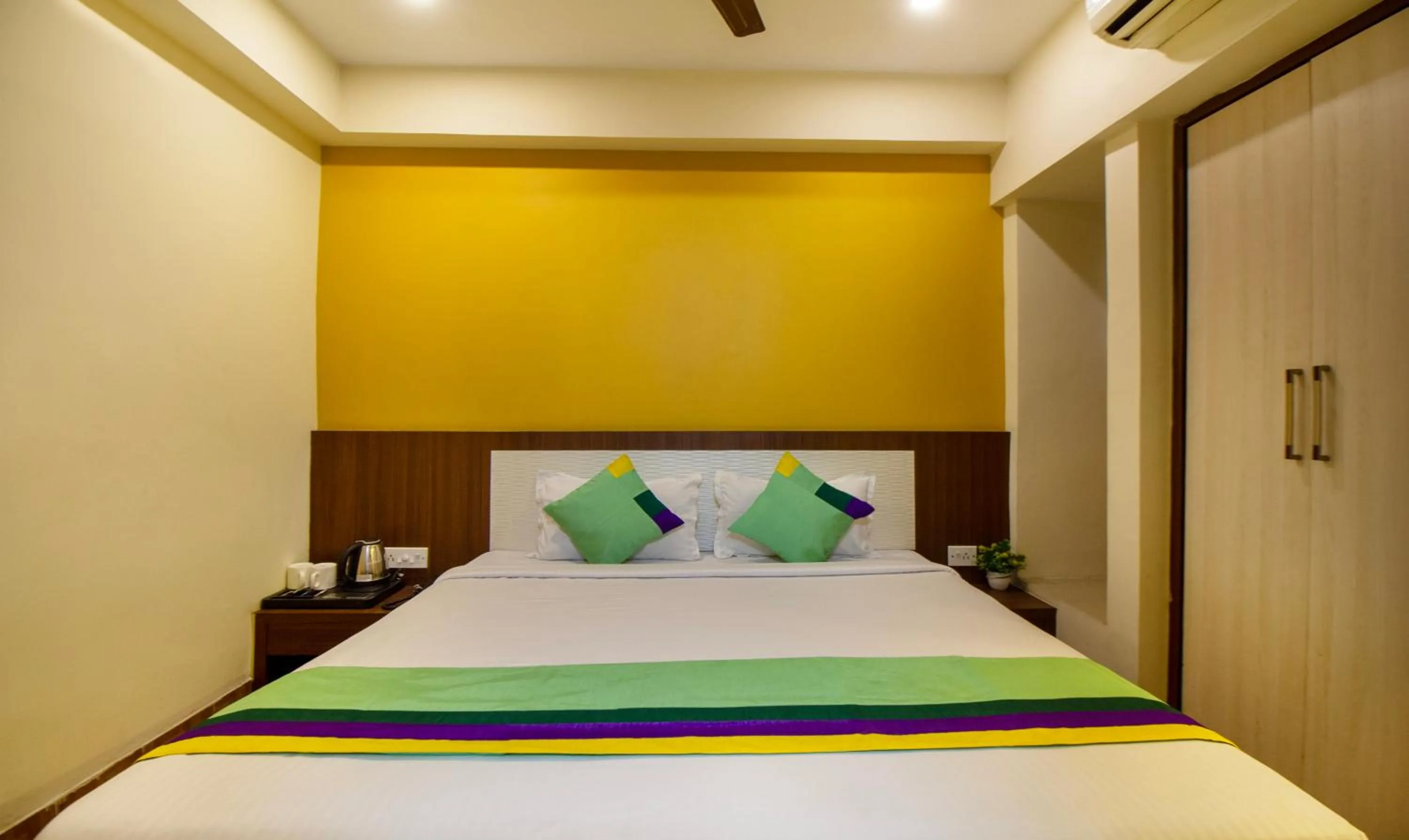 Bed in Treebo Royal Orbit, Metropoliton