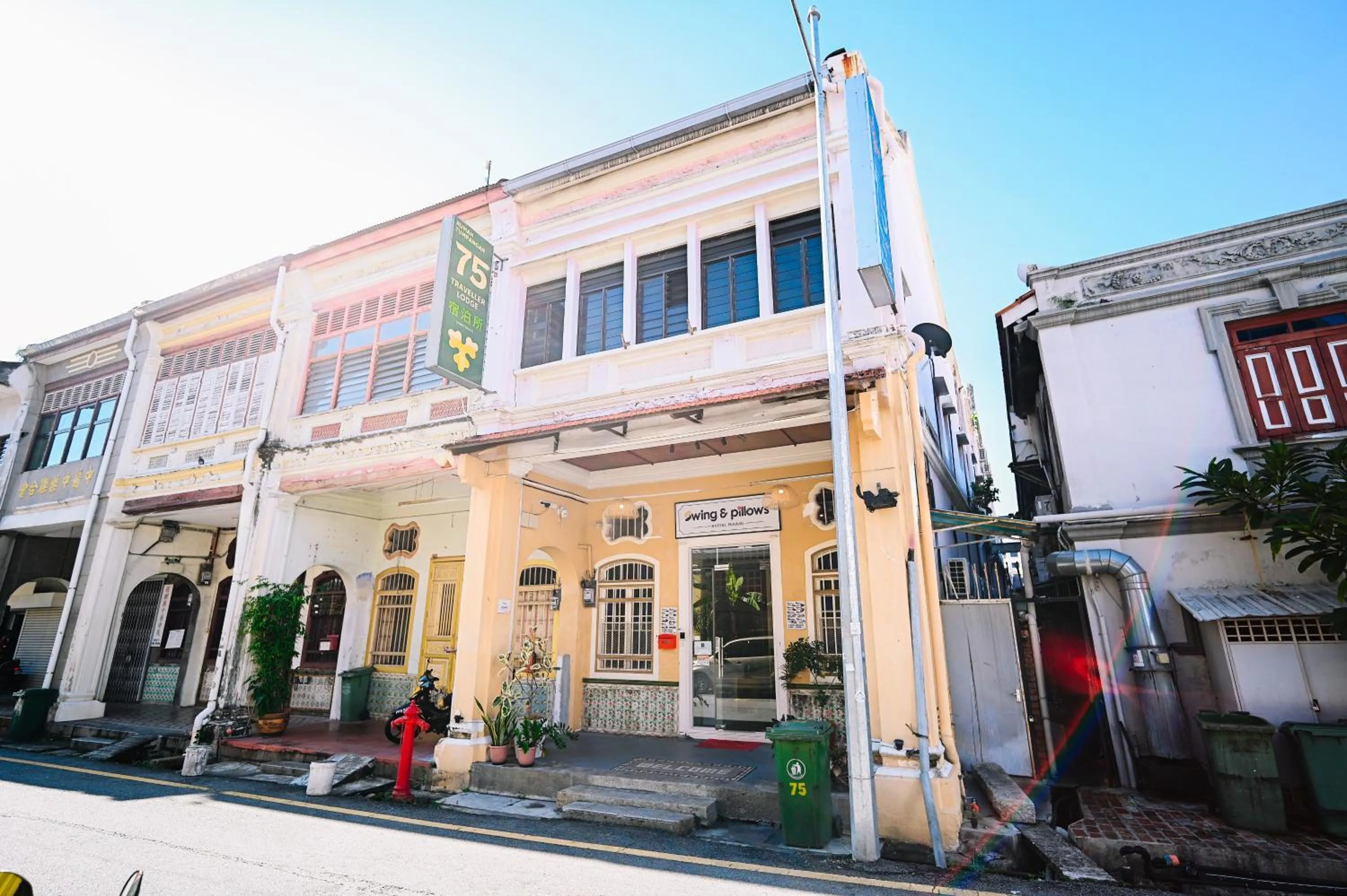 Property building in Swing & Pillows - 75 Chulia St, Georgetown Penang