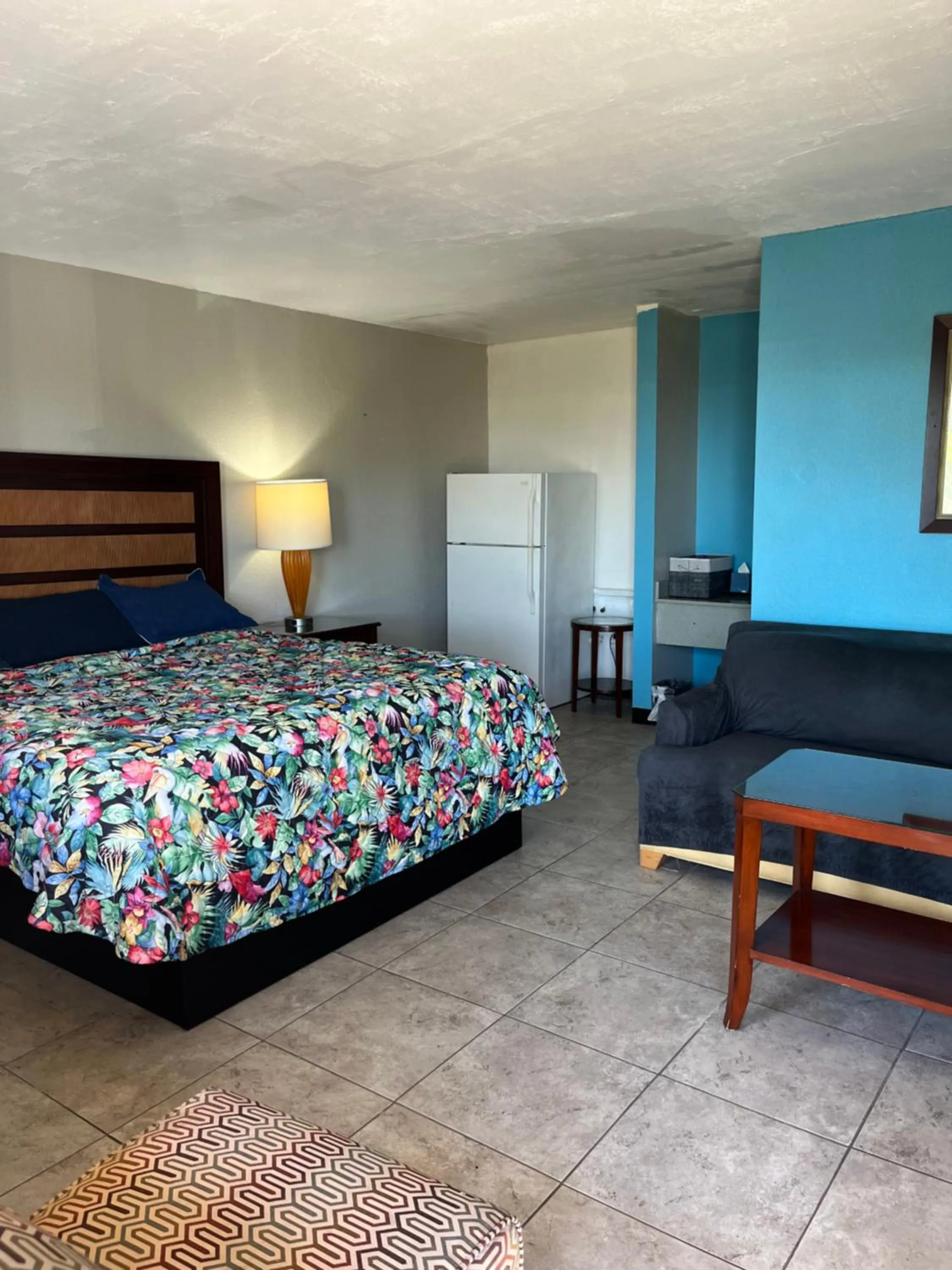 Bedroom, Bed in Budget Inn