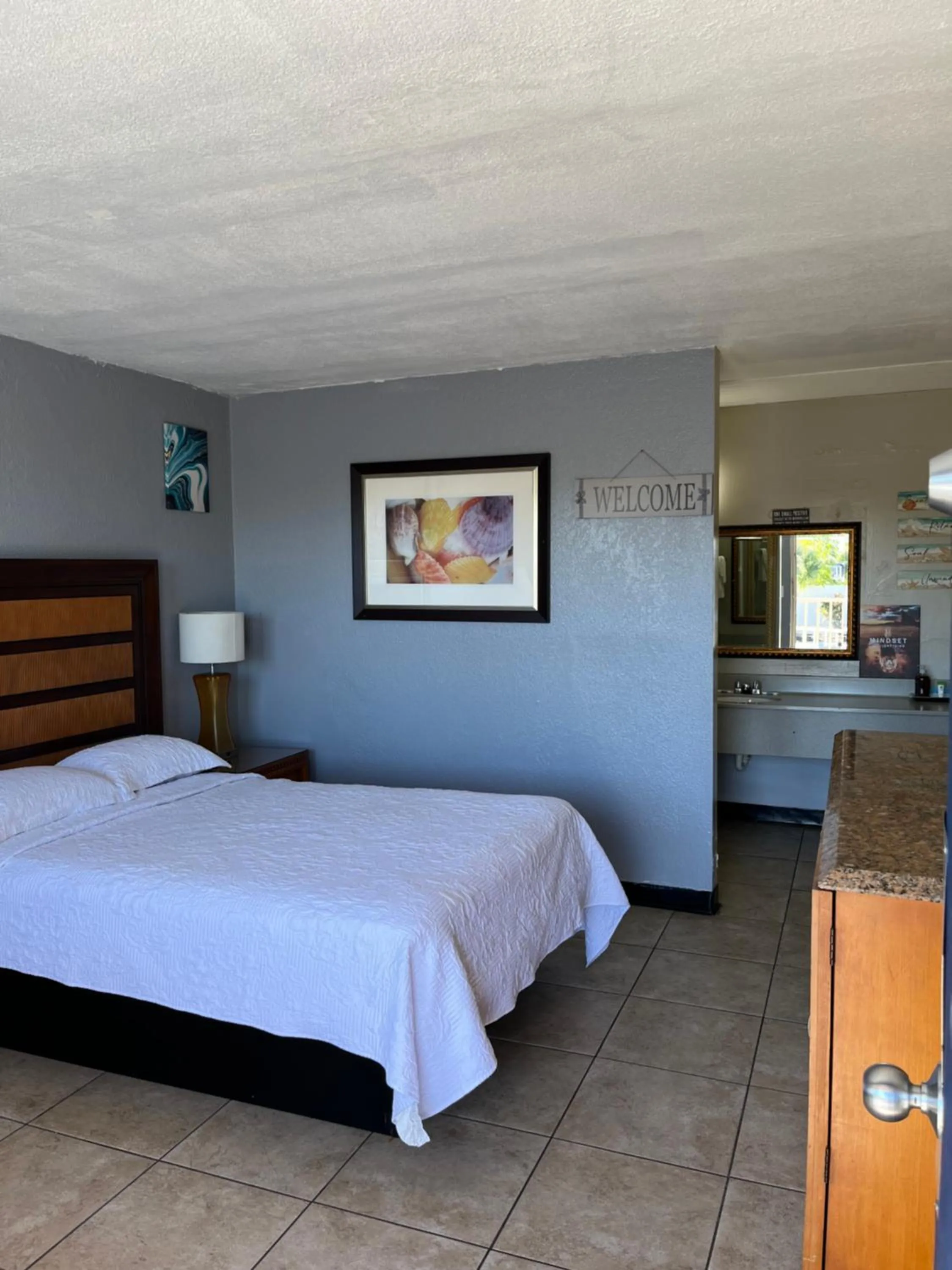 Bedroom, Bed in Budget Inn