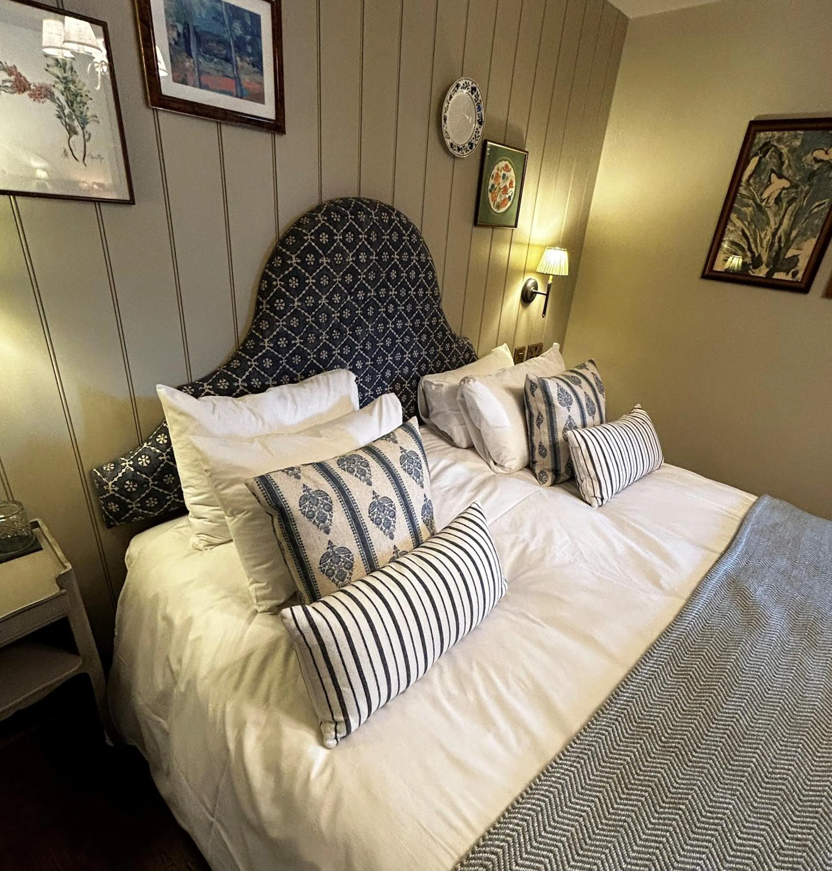 Bed in Egypt Mill Hotel and Restaurant