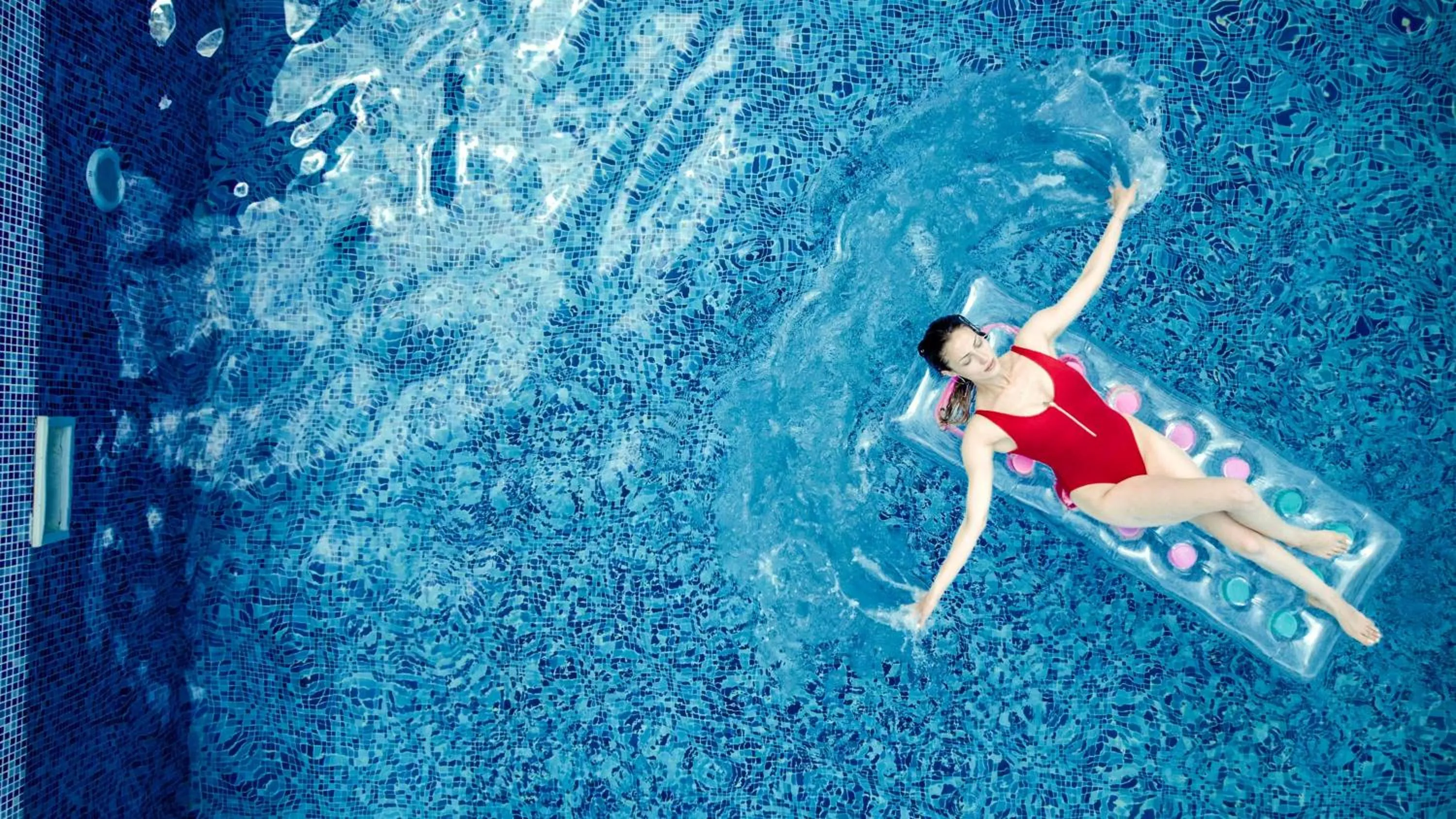 Swimming pool in Casa Collection