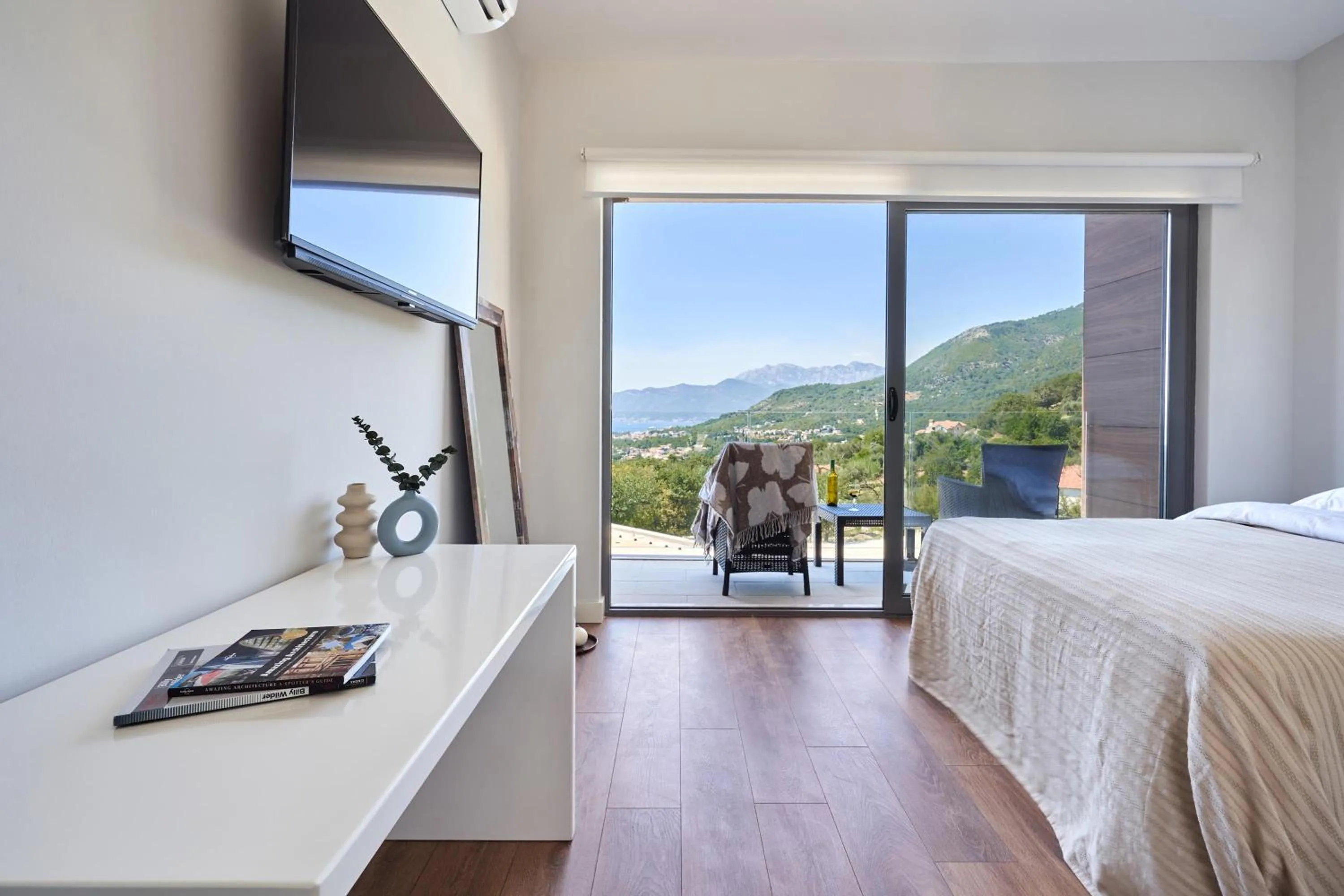 Natural landscape, Bed in Casa Collection