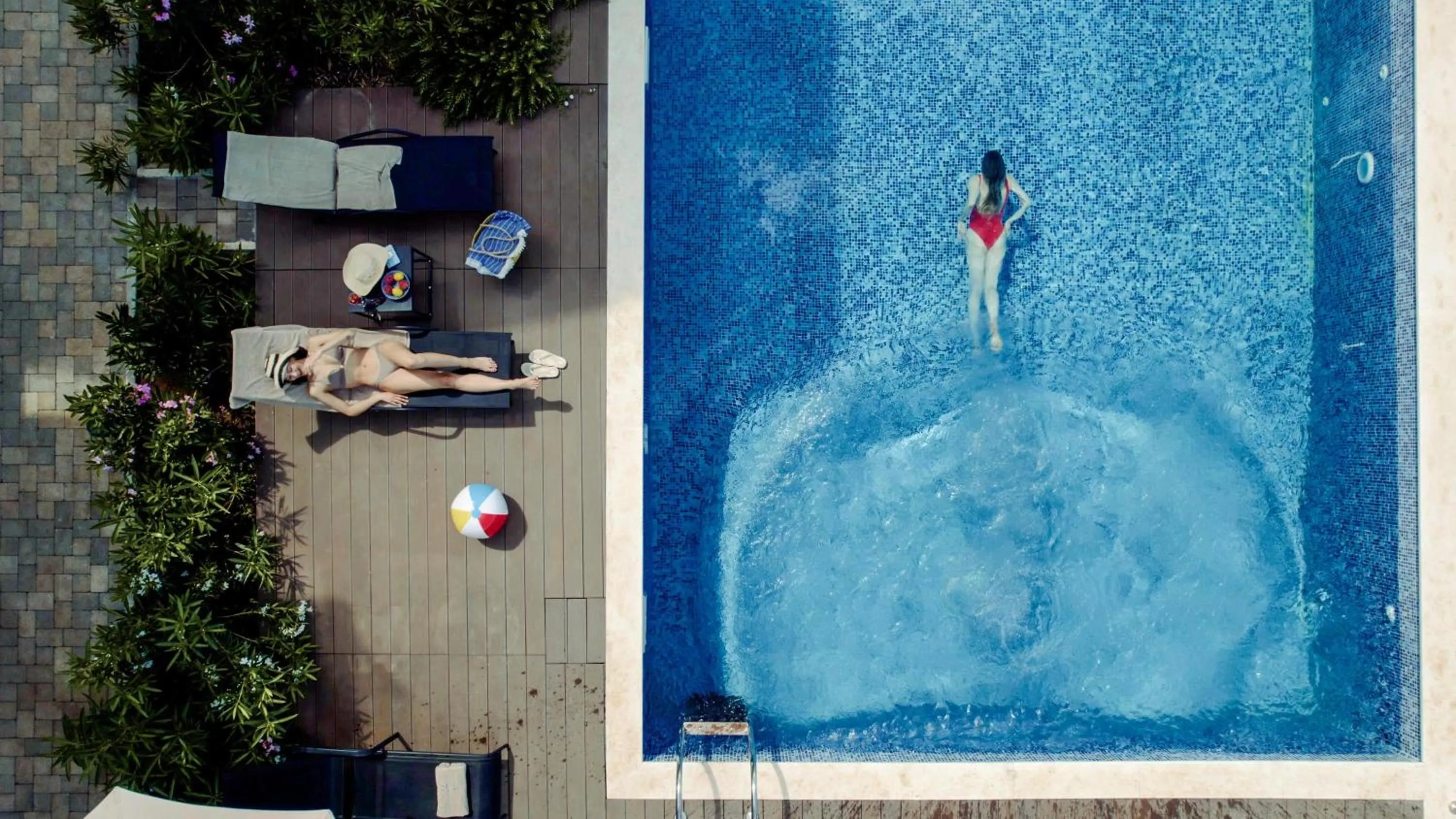 Swimming pool in Casa Collection