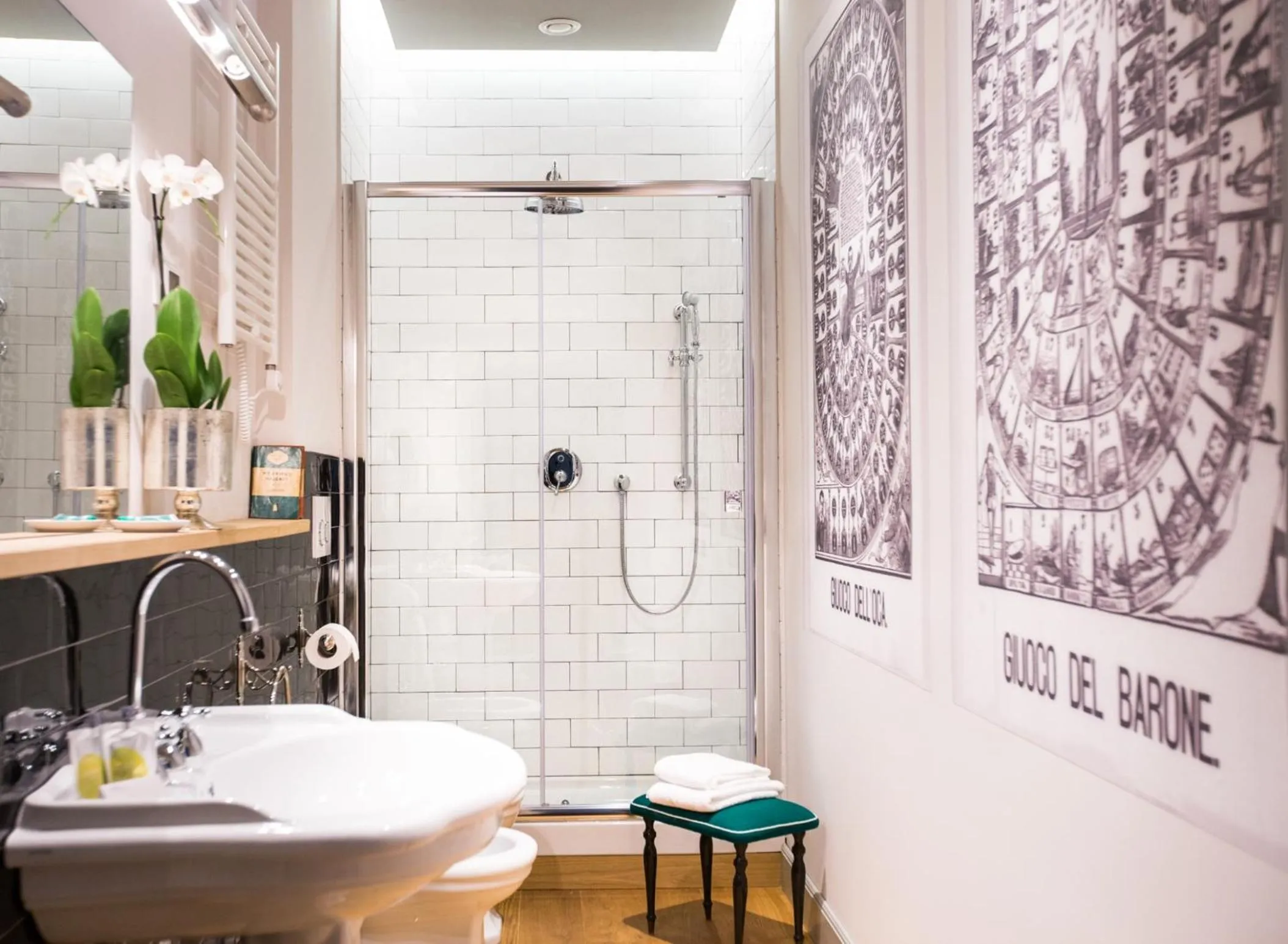 Bathroom in Soprarno Suites