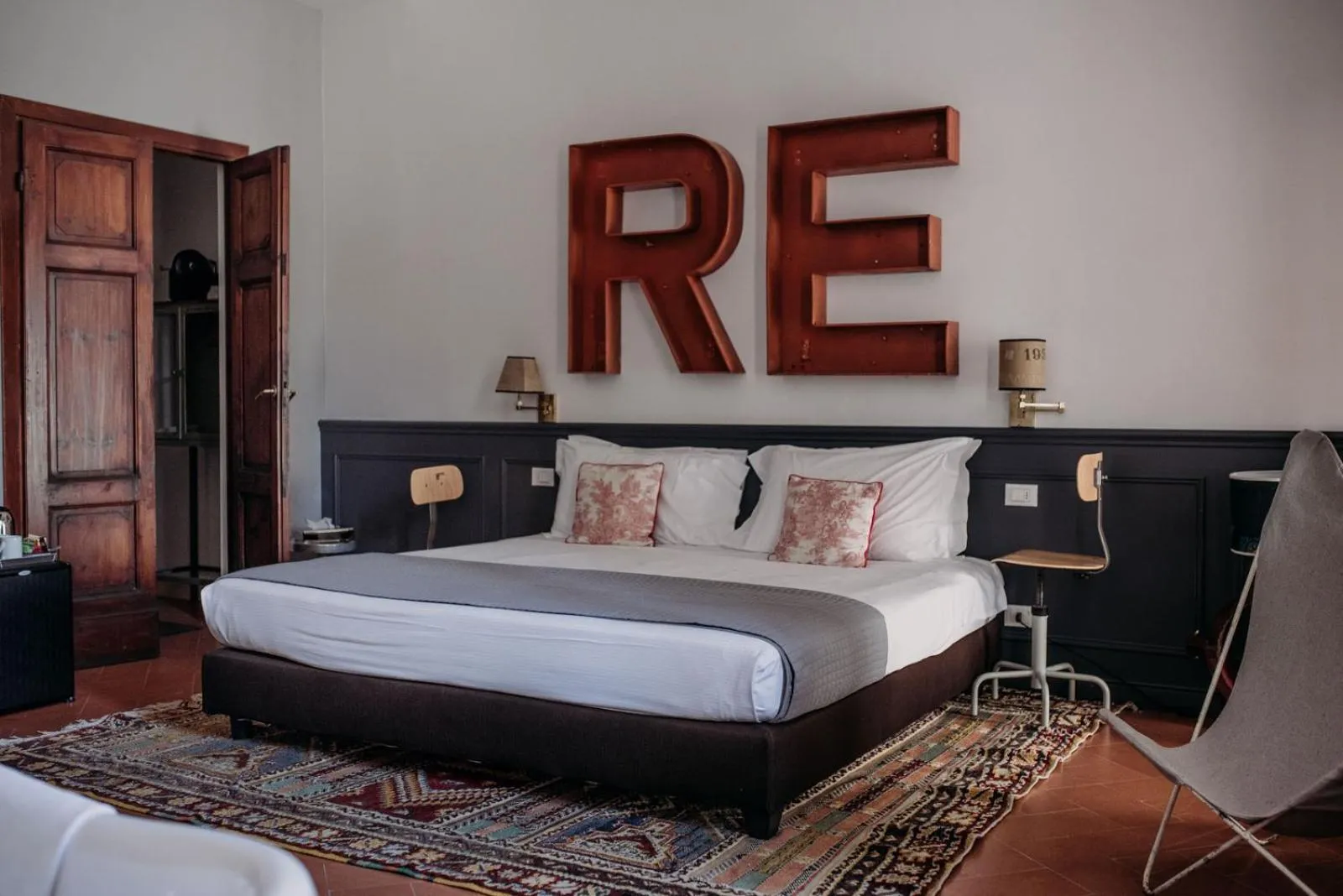 Bed in Soprarno Suites