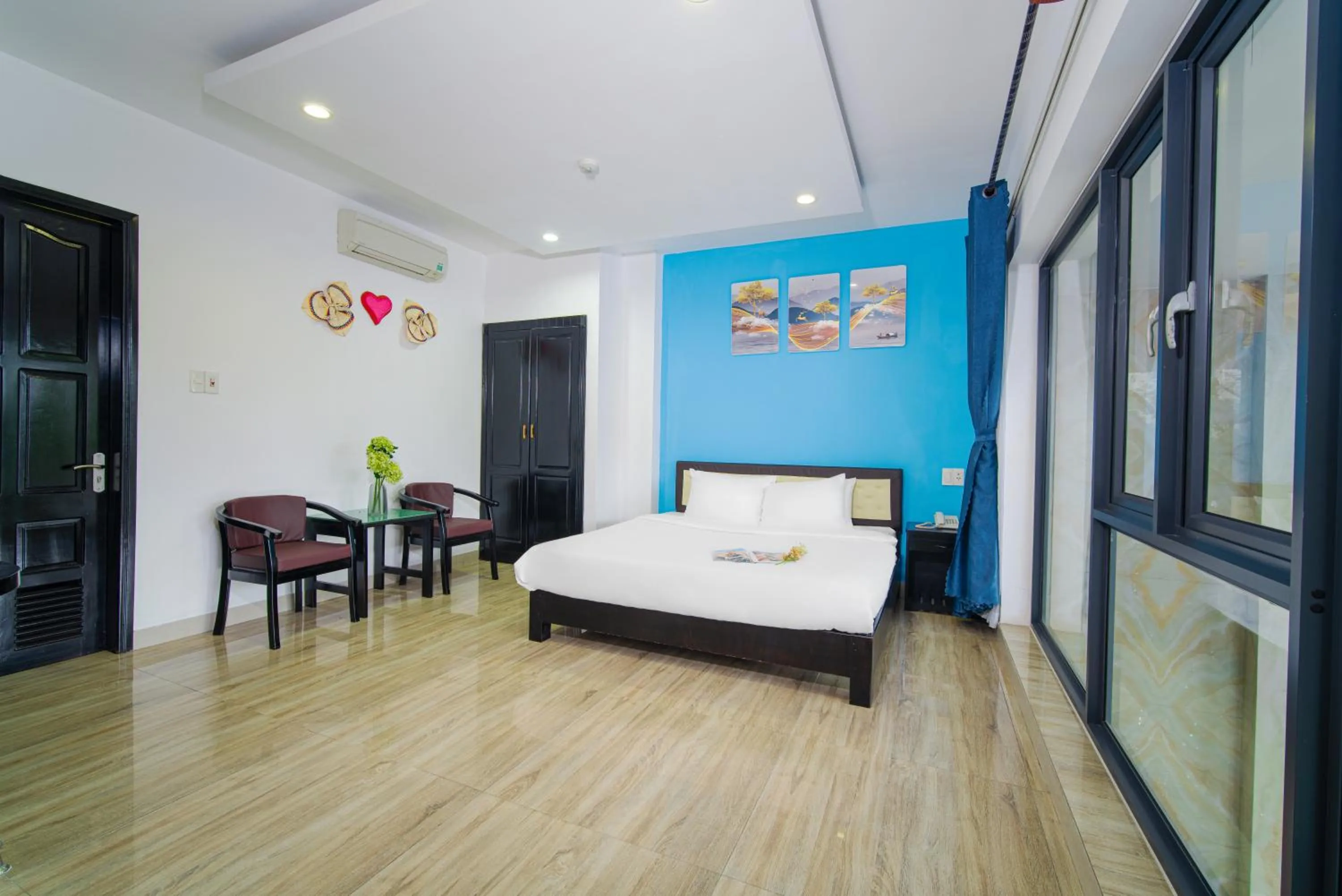 Bed in La Maison Danang Beach Hotel