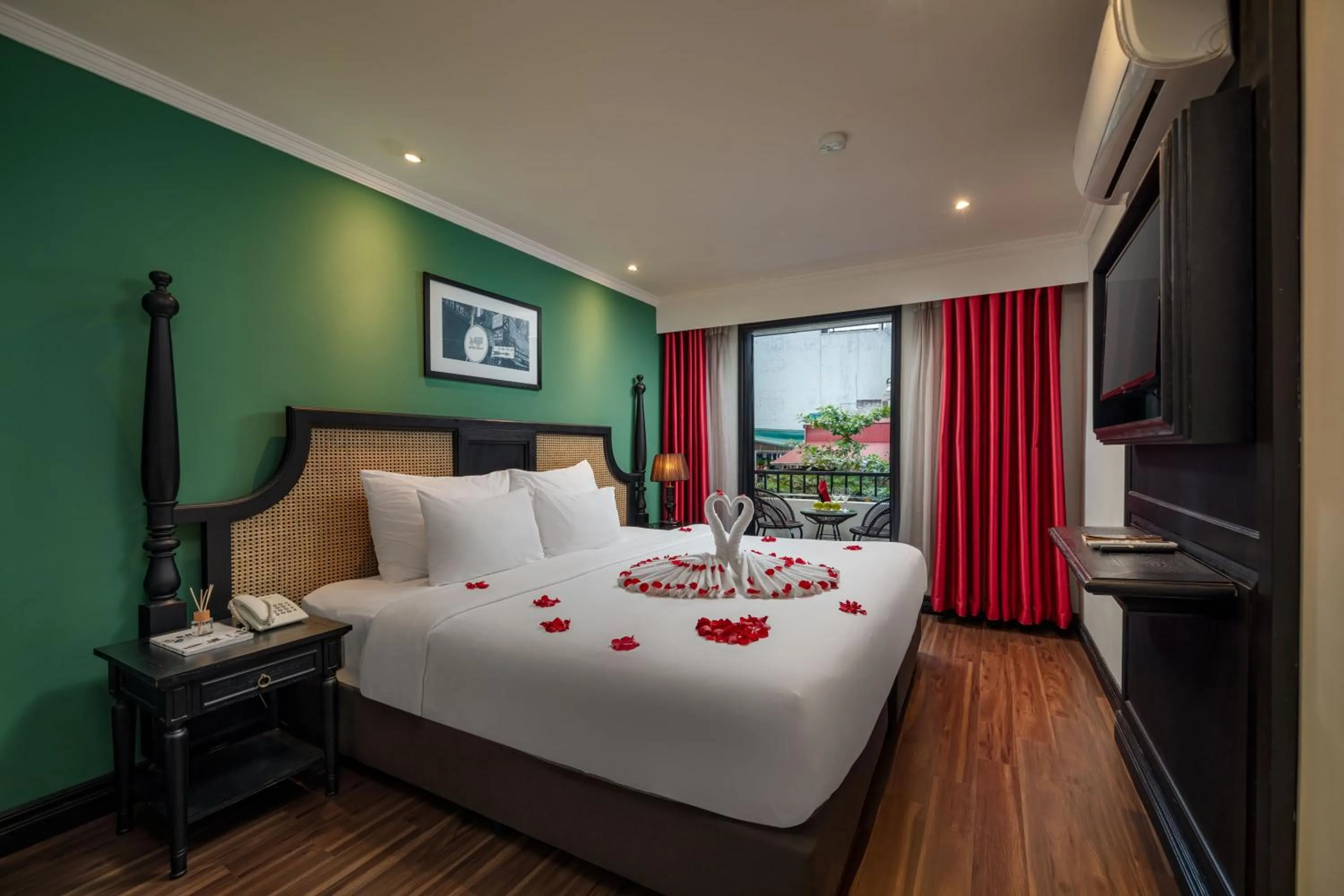 Bed in Hanoi Ancient Paradise Hotel